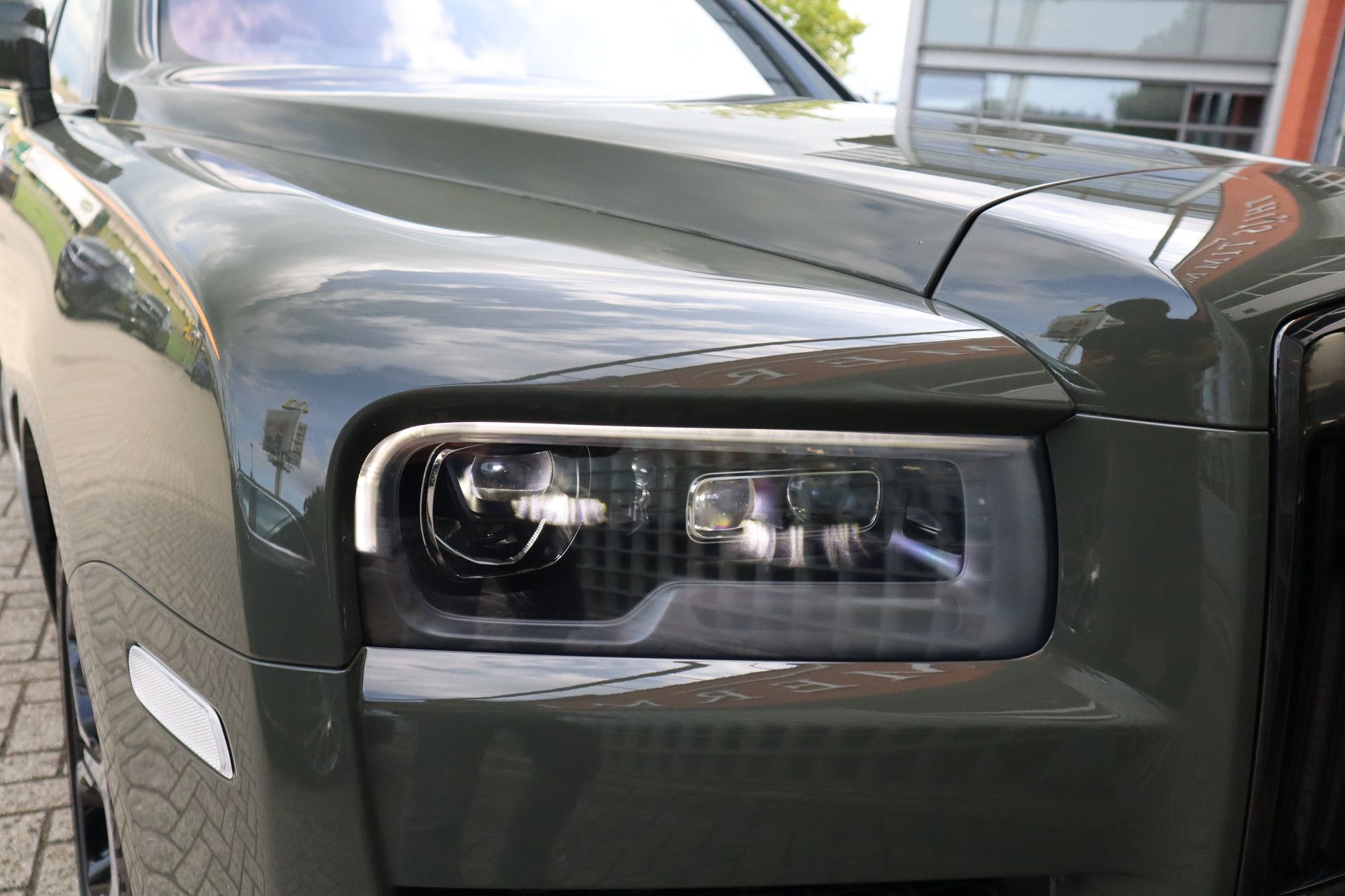 Afbeelding Rolls-Royce Cullinan BLACK BADGE 6.75 V12 Fu-Shion | Sterrenhemel, Bespoke Audio, Nachtzichtcamera, Massage, Entertainment, Trekhaak, TV
