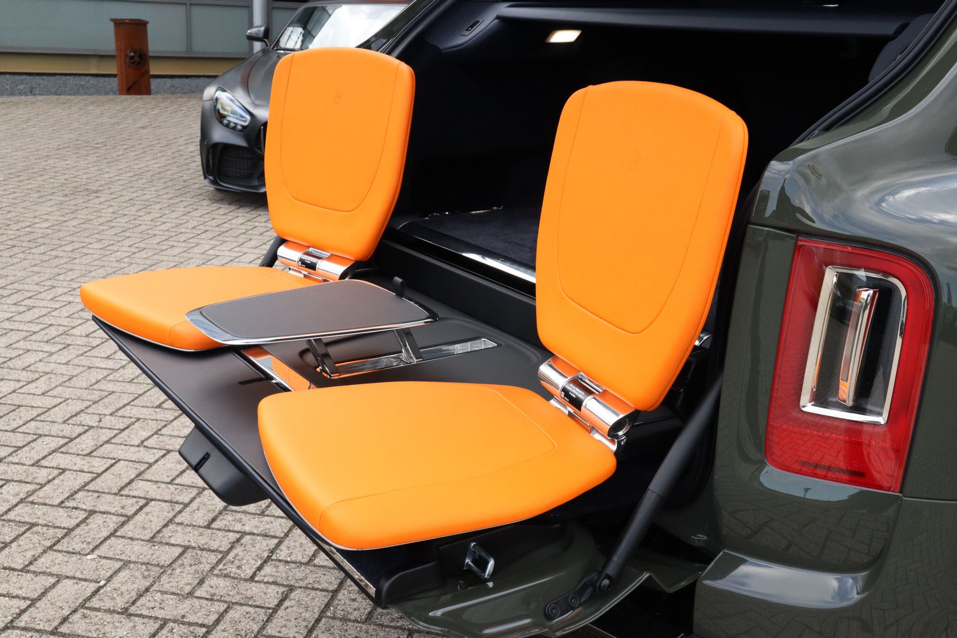 Afbeelding Rolls-Royce Cullinan BLACK BADGE 6.75 V12 Fu-Shion | Sterrenhemel, Bespoke Audio, Nachtzichtcamera, Massage, Entertainment, Trekhaak, TV