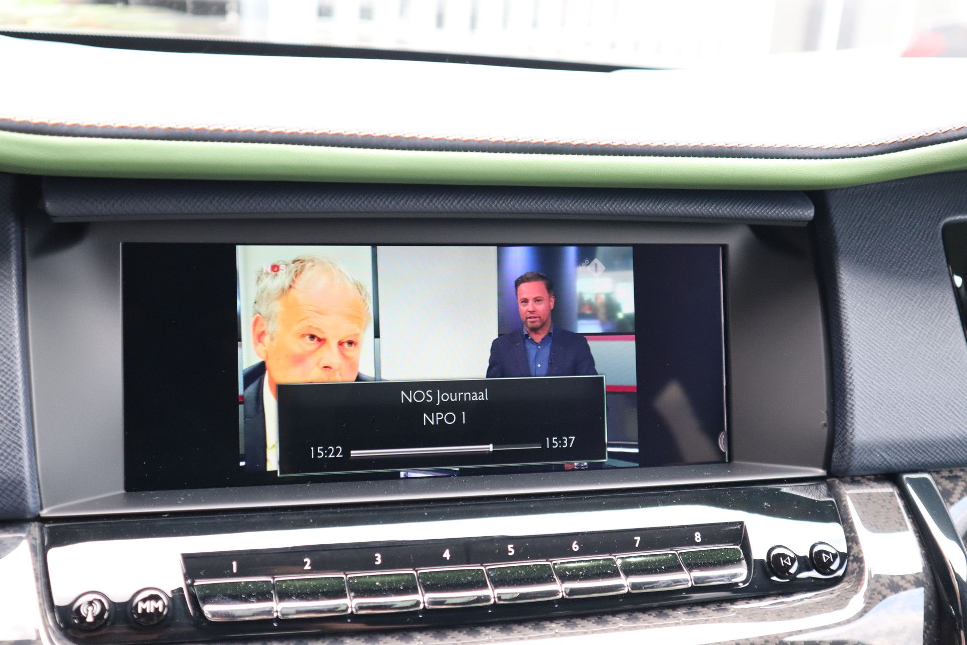 Afbeelding Rolls-Royce Cullinan BLACK BADGE 6.75 V12 Fu-Shion | Sterrenhemel, Bespoke Audio, Nachtzichtcamera, Massage, Entertainment, Trekhaak, TV