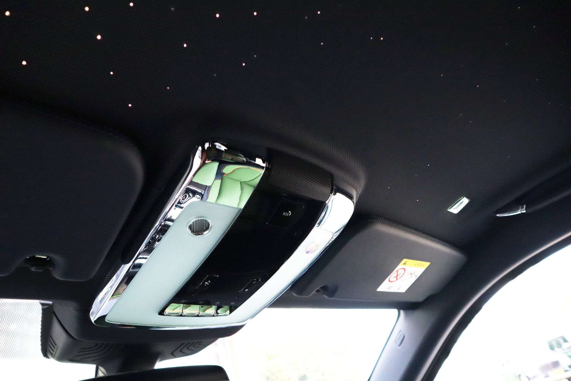 Afbeelding Rolls-Royce Cullinan BLACK BADGE 6.75 V12 Fu-Shion | Sterrenhemel, Bespoke Audio, Nachtzichtcamera, Massage, Entertainment, Trekhaak, TV