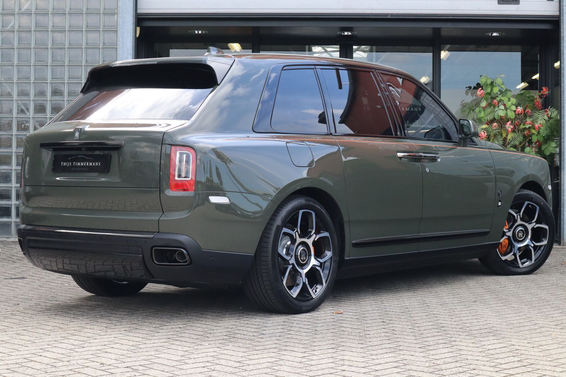 Afbeelding Rolls-Royce Cullinan BLACK BADGE 6.75 V12 Fu-Shion | Sterrenhemel, Bespoke Audio, Nachtzichtcamera, Massage, Entertainment, Trekhaak, TV