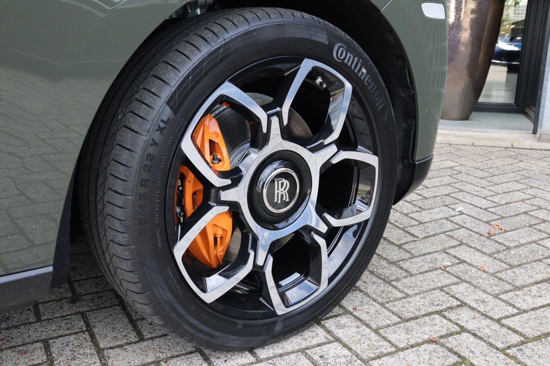 Afbeelding Rolls-Royce Cullinan BLACK BADGE 6.75 V12 Fu-Shion | Sterrenhemel, Bespoke Audio, Nachtzichtcamera, Massage, Entertainment, Trekhaak, TV