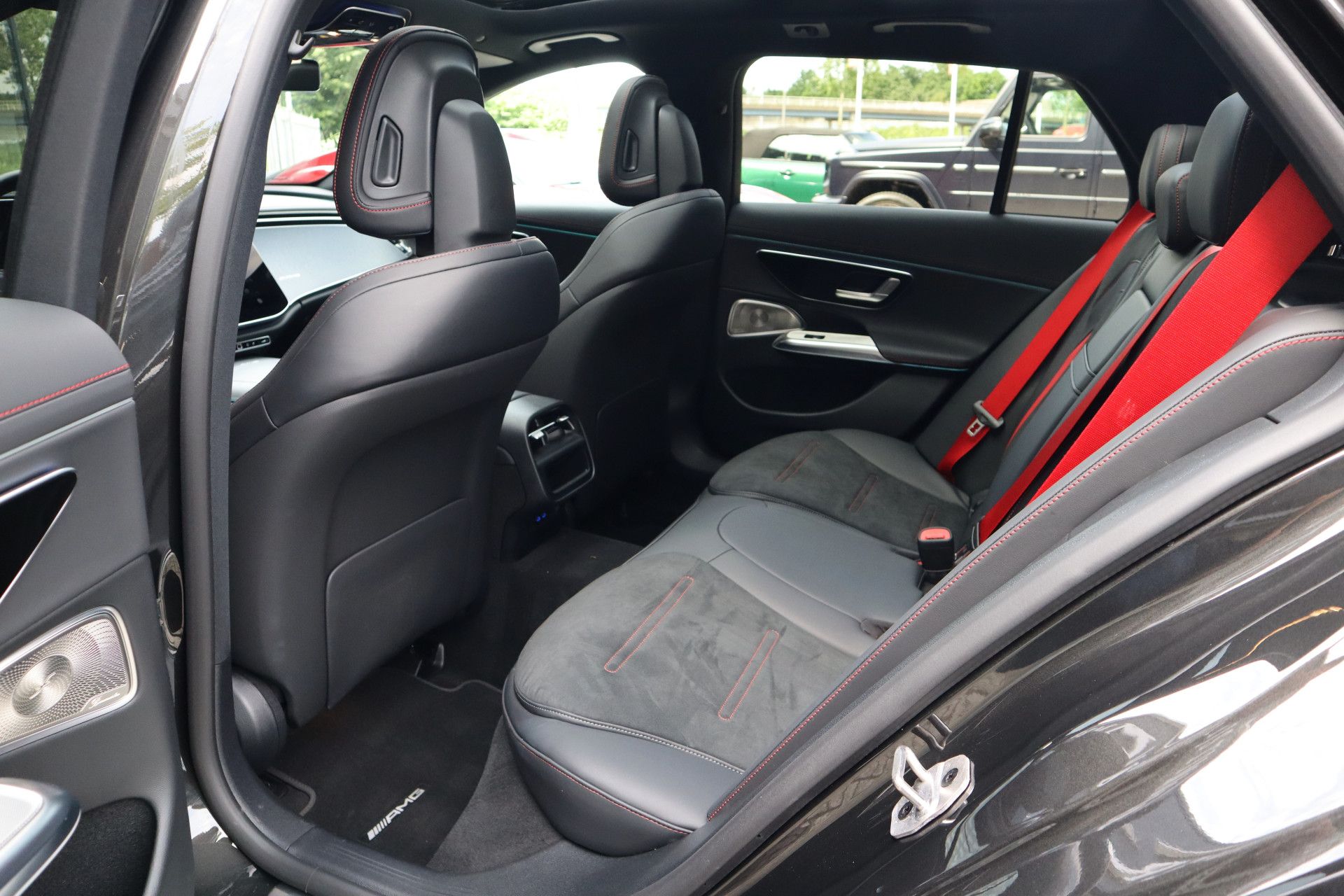 Afbeelding Mercedes-AMG E-Klasse Estate  53 Hybrid 4MATIC+ | Pano, Distronic, Apple Carplay, Trekhaak, 360 Camera, Memory, Stoelverw., Stuurverw.