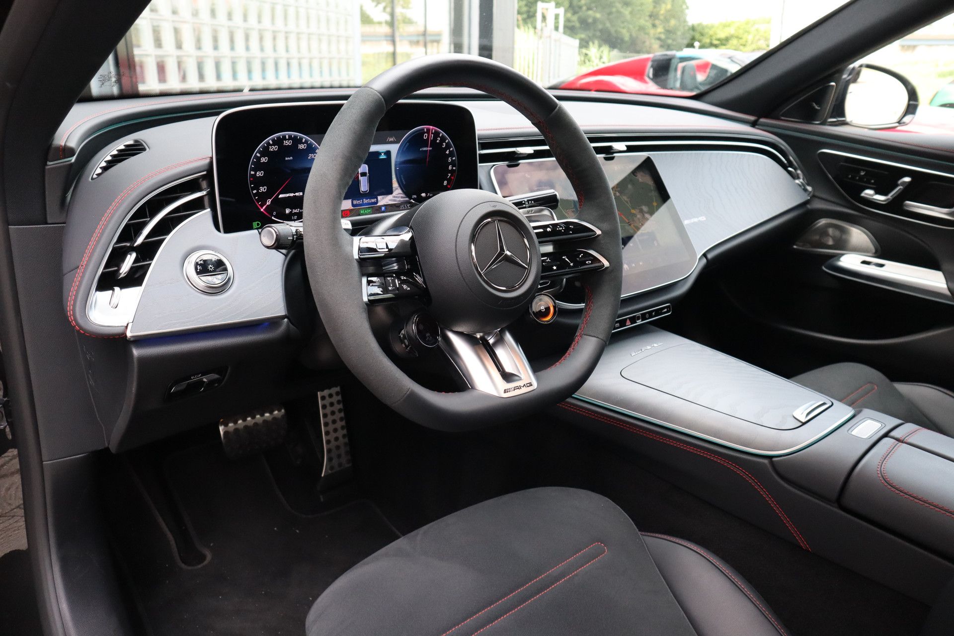 Afbeelding Mercedes-AMG E-Klasse Estate  53 Hybrid 4MATIC+ | Pano, Distronic, Apple Carplay, Trekhaak, 360 Camera, Memory, Stoelverw., Stuurverw.