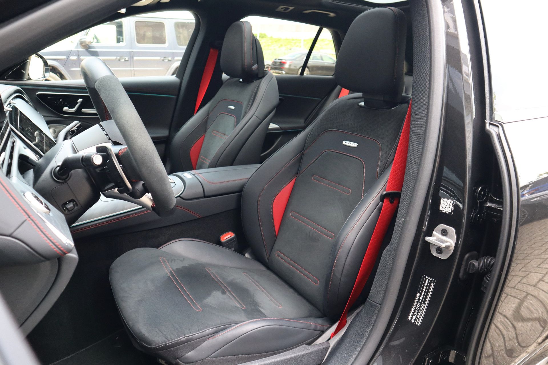 Afbeelding Mercedes-AMG E-Klasse Estate  53 Hybrid 4MATIC+ | Pano, Distronic, Apple Carplay, Trekhaak, 360 Camera, Memory, Stoelverw., Stuurverw.