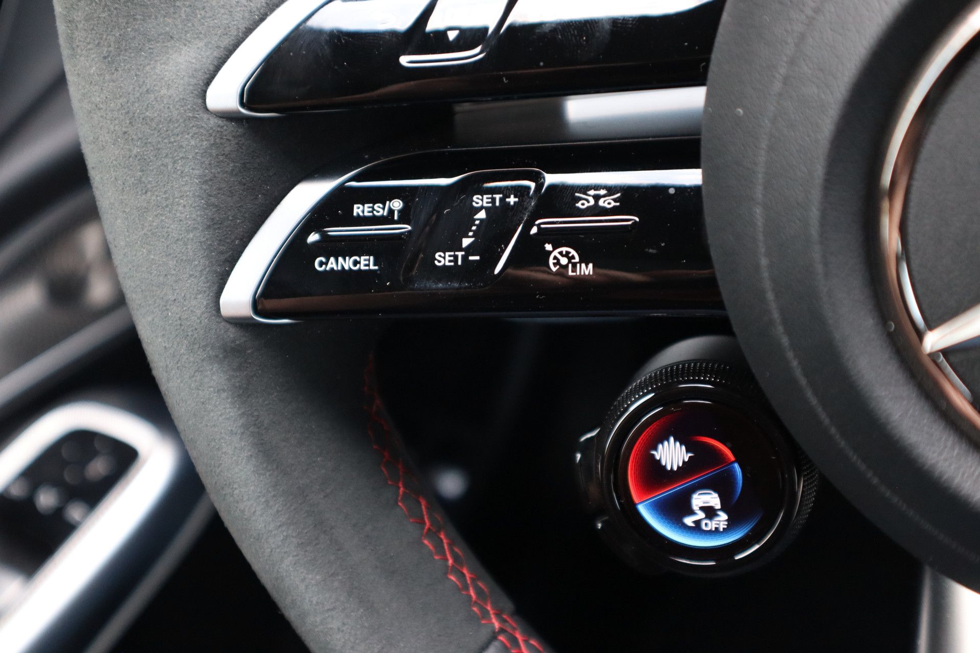 Afbeelding Mercedes-AMG E-Klasse Estate  53 Hybrid 4MATIC+ | Pano, Distronic, Apple Carplay, Trekhaak, 360 Camera, Memory, Stoelverw., Stuurverw.