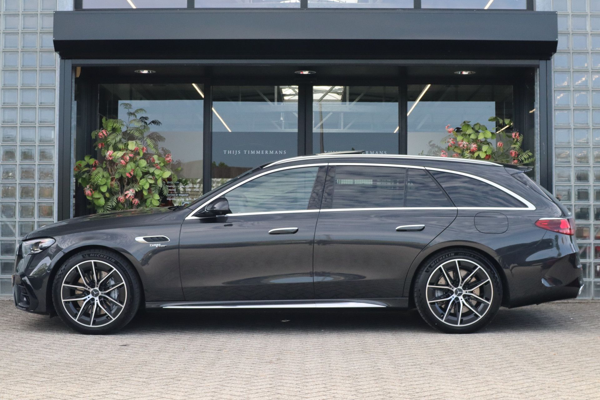 Afbeelding Mercedes-AMG E-Klasse Estate  53 Hybrid 4MATIC+ | Pano, Distronic, Apple Carplay, Trekhaak, 360 Camera, Memory, Stoelverw., Stuurverw.