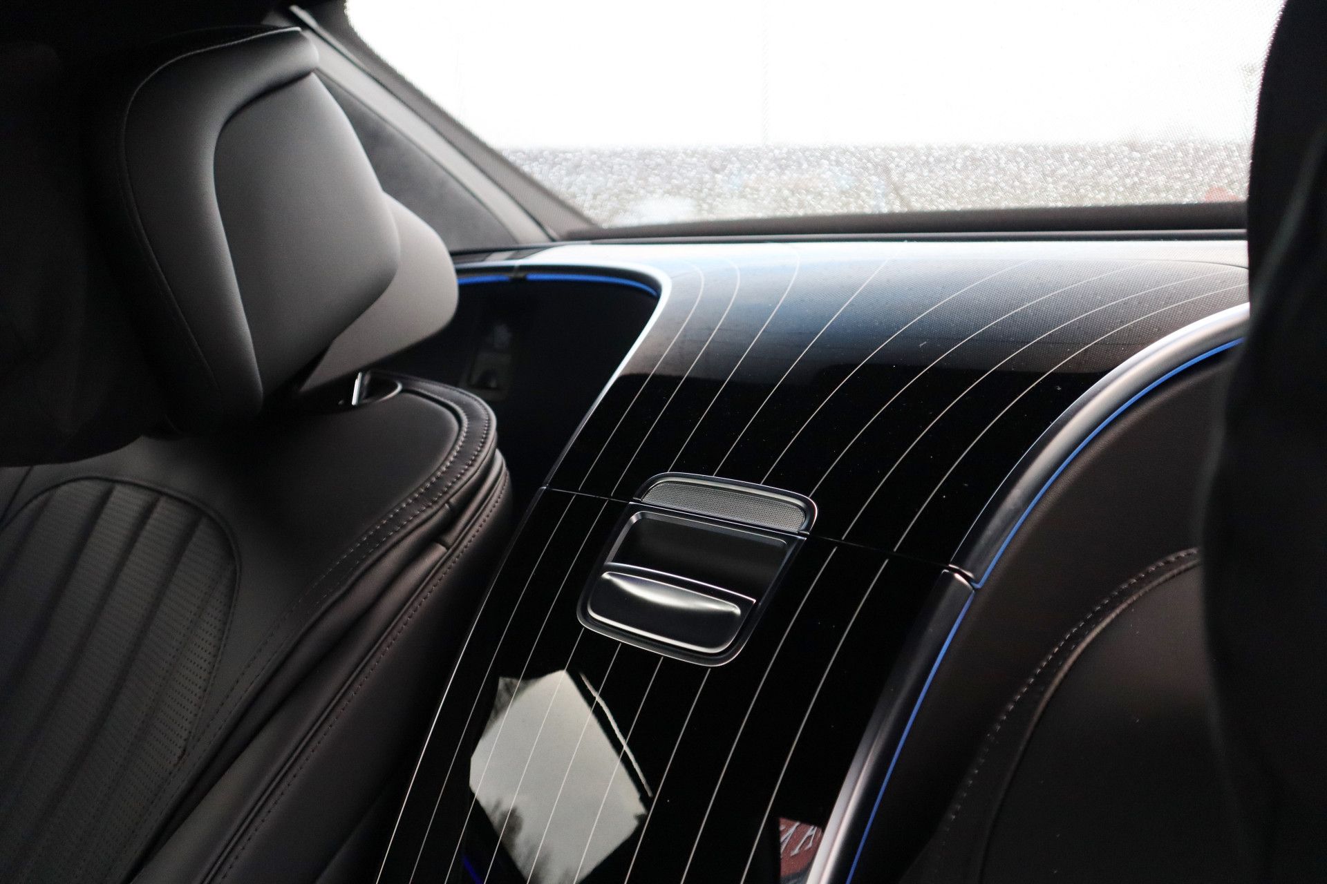 Afbeelding Mercedes-AMG S-Klasse  63 S E Performance | Burmester High End 4D, First class, Klaptafels, Massage, Pianolak flowing lines, Leder Exclusief, Zitklima, Stuurverw., Rij-ass. Plus pakket, Zonweringspakket, Warmtecomfortpakket