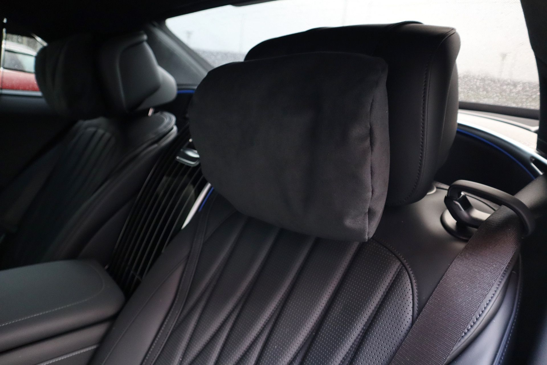 Afbeelding Mercedes-AMG S-Klasse  63 S E Performance | Burmester High End 4D, First class, Klaptafels, Massage, Pianolak flowing lines, Leder Exclusief, Zitklima, Stuurverw., Rij-ass. Plus pakket, Zonweringspakket, Warmtecomfortpakket