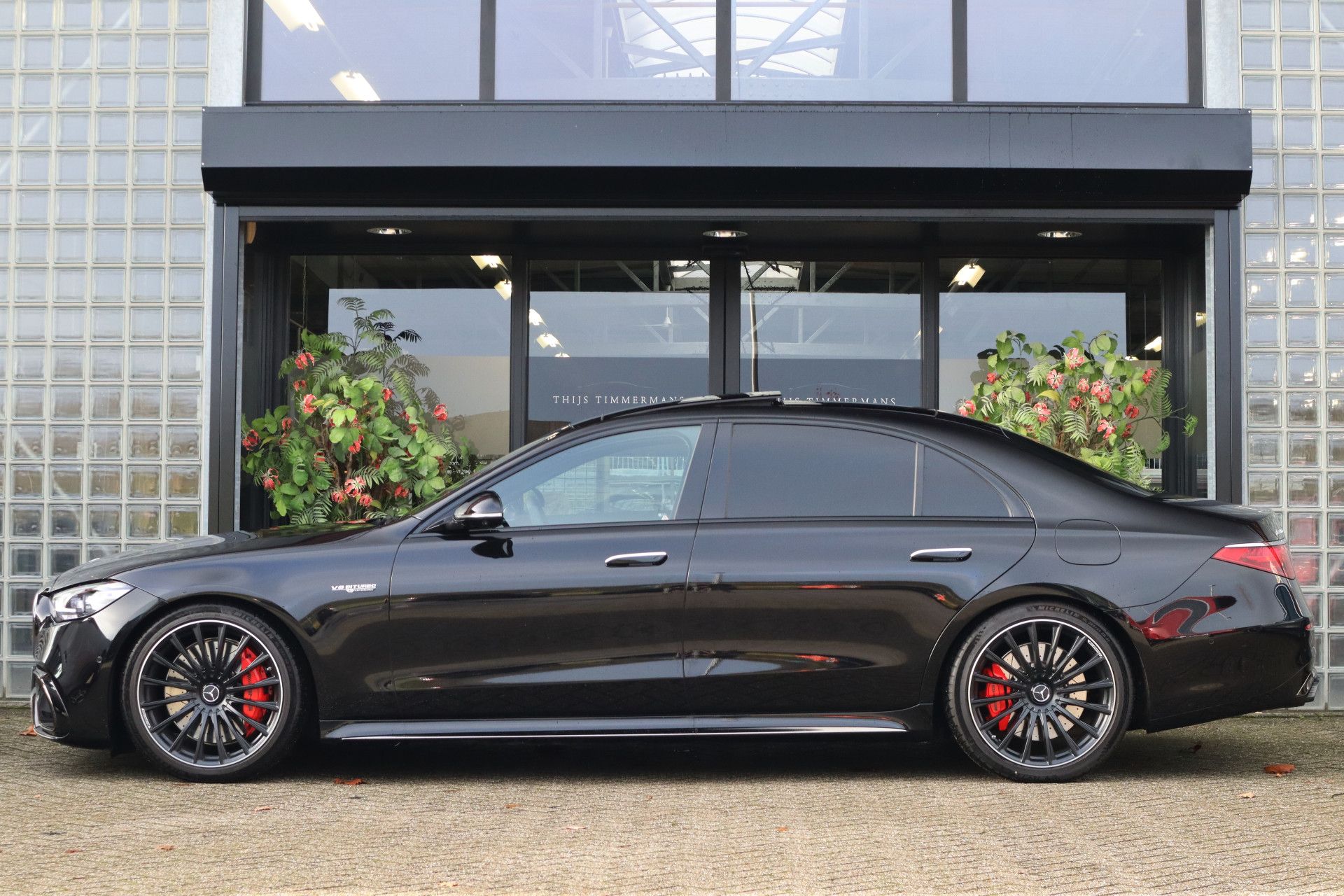Afbeelding Mercedes-AMG S-Klasse  63 S E Performance | Burmester High End 4D, First class, Klaptafels, Massage, Pianolak flowing lines, Leder Exclusief, Zitklima, Stuurverw., Rij-ass. Plus pakket, Zonweringspakket, Warmtecomfortpakket