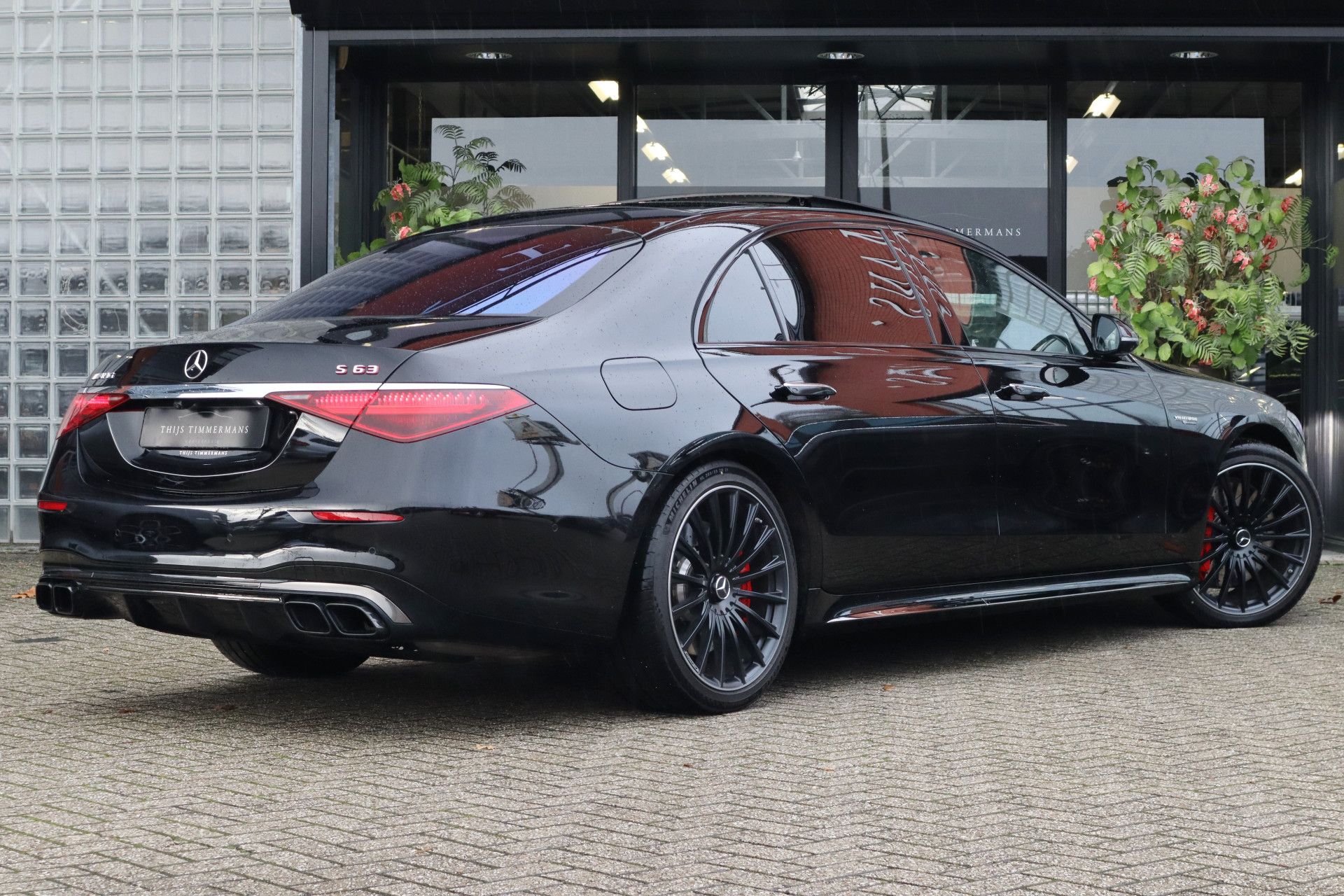 Afbeelding Mercedes-AMG S-Klasse  63 S E Performance | Burmester High End 4D, First class, Klaptafels, Massage, Pianolak flowing lines, Leder Exclusief, Zitklima, Stuurverw., Rij-ass. Plus pakket, Zonweringspakket, Warmtecomfortpakket