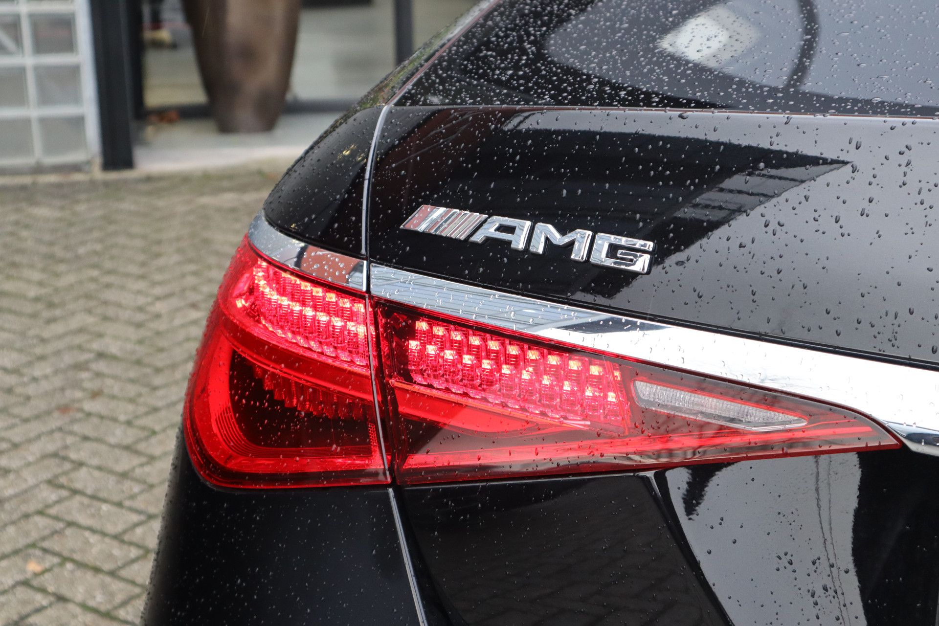 Afbeelding Mercedes-AMG S-Klasse  63 S E Performance | Burmester High End 4D, First class, Klaptafels, Massage, Pianolak flowing lines, Leder Exclusief, Zitklima, Stuurverw., Rij-ass. Plus pakket, Zonweringspakket, Warmtecomfortpakket