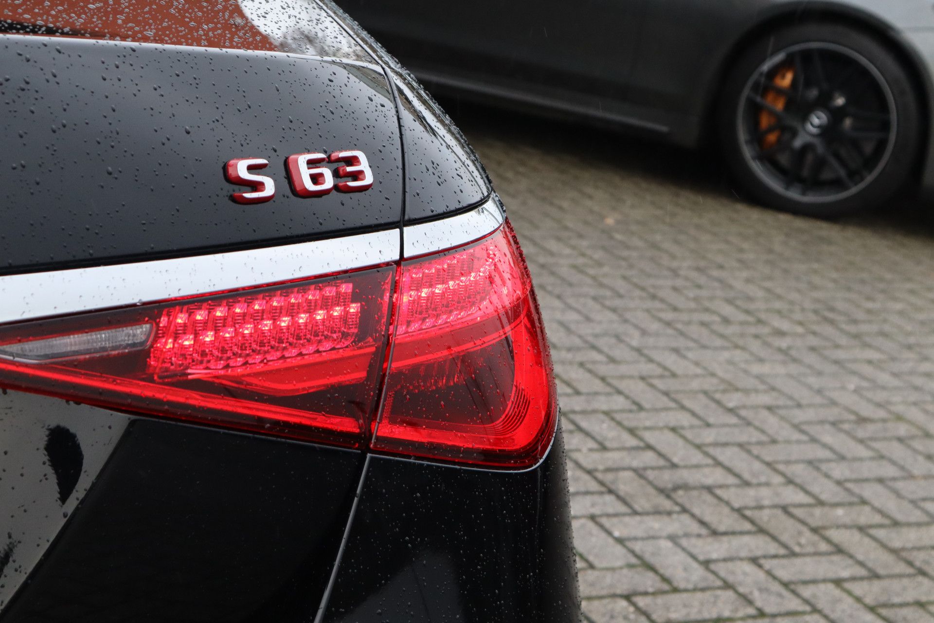 Afbeelding Mercedes-AMG S-Klasse  63 S E Performance | Burmester High End 4D, First class, Klaptafels, Massage, Pianolak flowing lines, Leder Exclusief, Zitklima, Stuurverw., Rij-ass. Plus pakket, Zonweringspakket, Warmtecomfortpakket