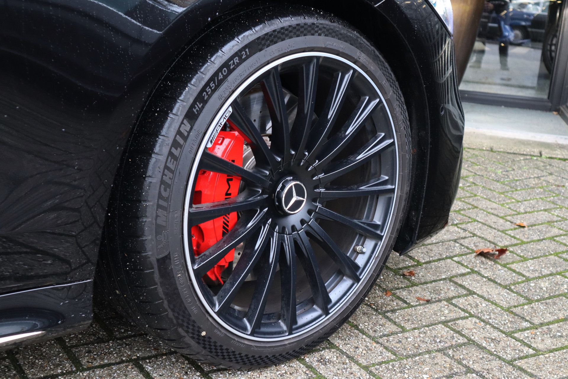 Afbeelding Mercedes-AMG S-Klasse  63 S E Performance | Burmester High End 4D, First class, Klaptafels, Massage, Pianolak flowing lines, Leder Exclusief, Zitklima, Stuurverw., Rij-ass. Plus pakket, Zonweringspakket, Warmtecomfortpakket