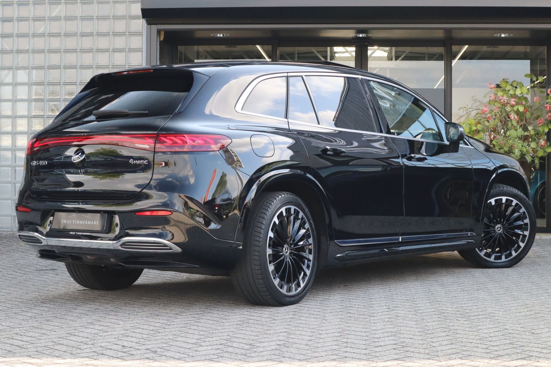 Afbeelding Mercedes-Benz EQS SUV 450 4MATIC | AMG-Line, Massage, Achterasbesturing, Entertainment, Hyperscreen, Zitklima, Stuurverw., Pano, Rij-assistentie Plus pakket, Trekhaak