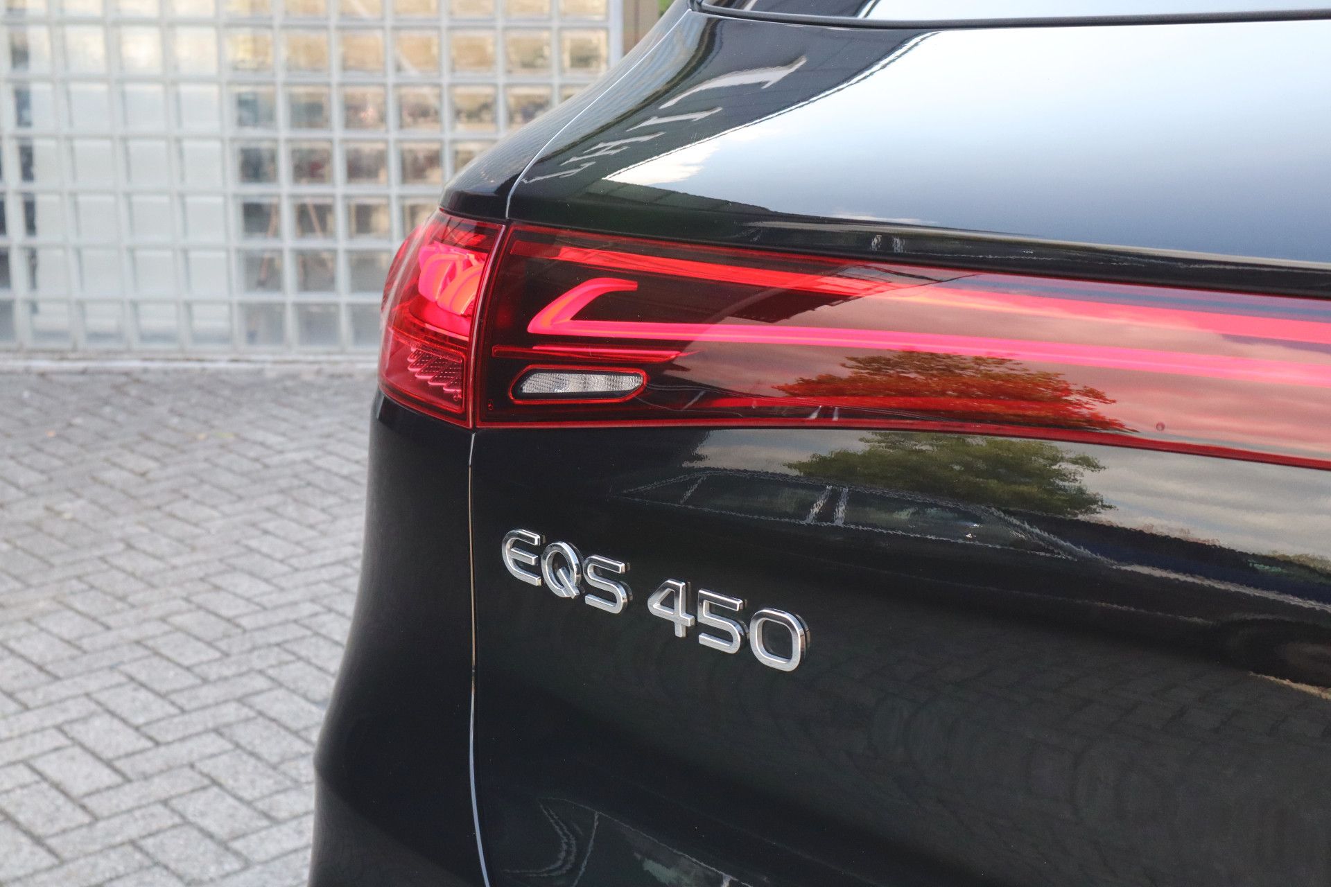 Afbeelding Mercedes-Benz EQS SUV 450 4MATIC | AMG-Line, Massage, Achterasbesturing, Entertainment, Hyperscreen, Zitklima, Stuurverw., Pano, Rij-assistentie Plus pakket, Trekhaak