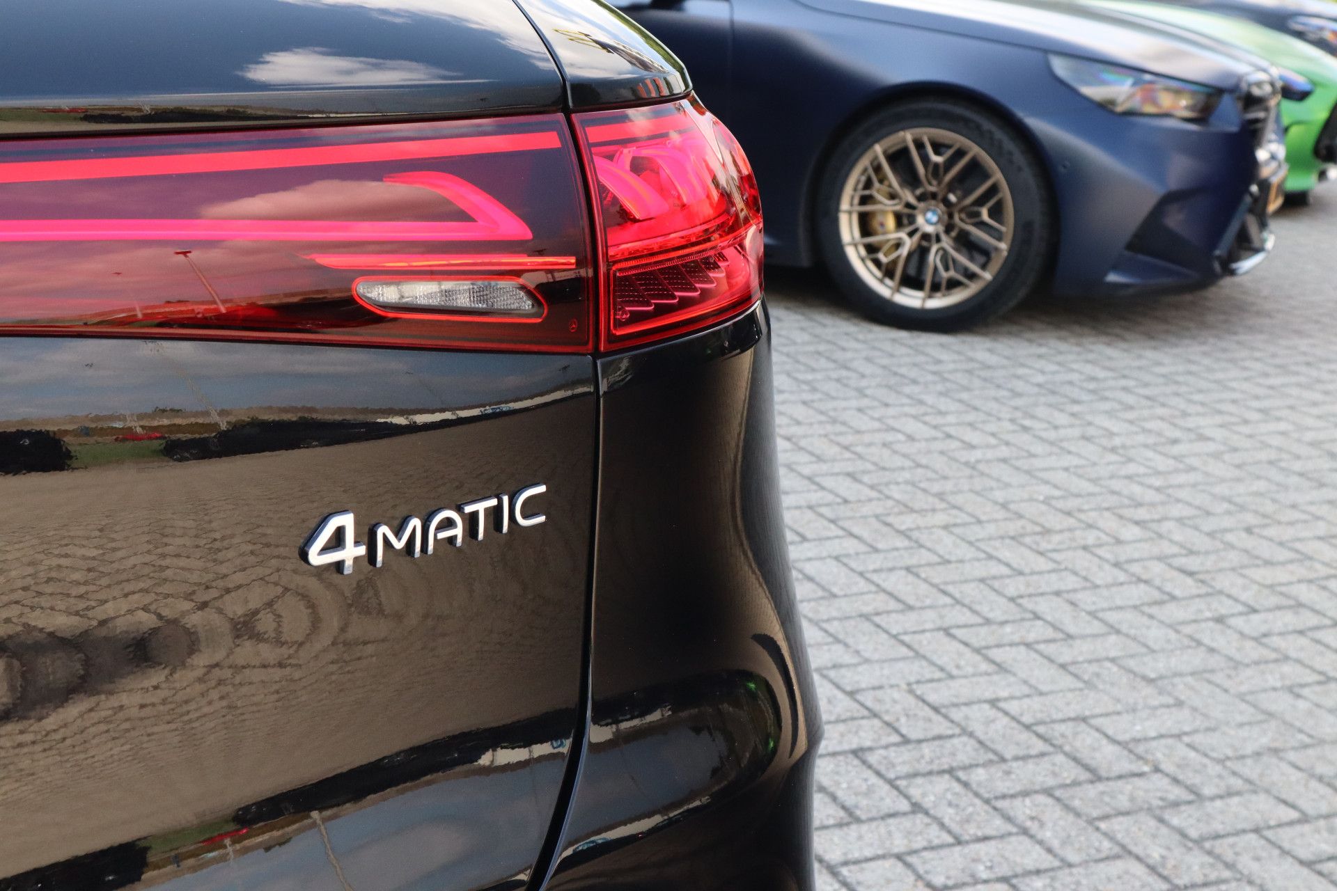 Afbeelding Mercedes-Benz EQS SUV 450 4MATIC | AMG-Line, Massage, Achterasbesturing, Entertainment, Hyperscreen, Zitklima, Stuurverw., Pano, Rij-assistentie Plus pakket, Trekhaak