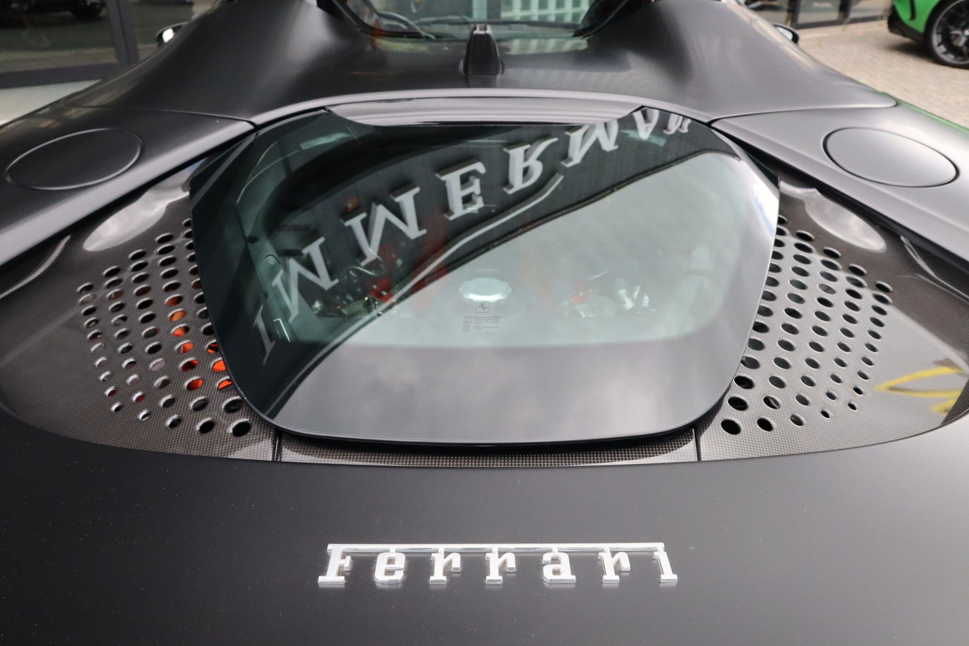 Afbeelding Ferrari SF90 Spider 4.0 V8 | Novitec-uitlaat, Carbon in/ex, Lift, Pass. display, Carbon daytona racestoelen, JBL, Camera, Wrap matzwart