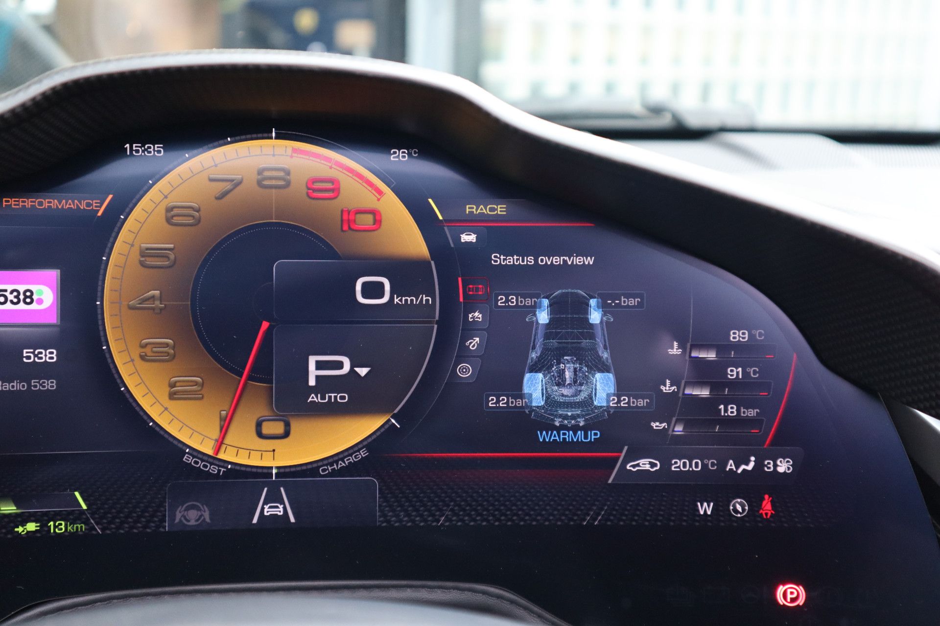 Afbeelding Ferrari SF90 Spider 4.0 V8 | Novitec-uitlaat, Carbon in/ex, Lift, Pass. display, Carbon daytona racestoelen, JBL, Camera, Wrap matzwart