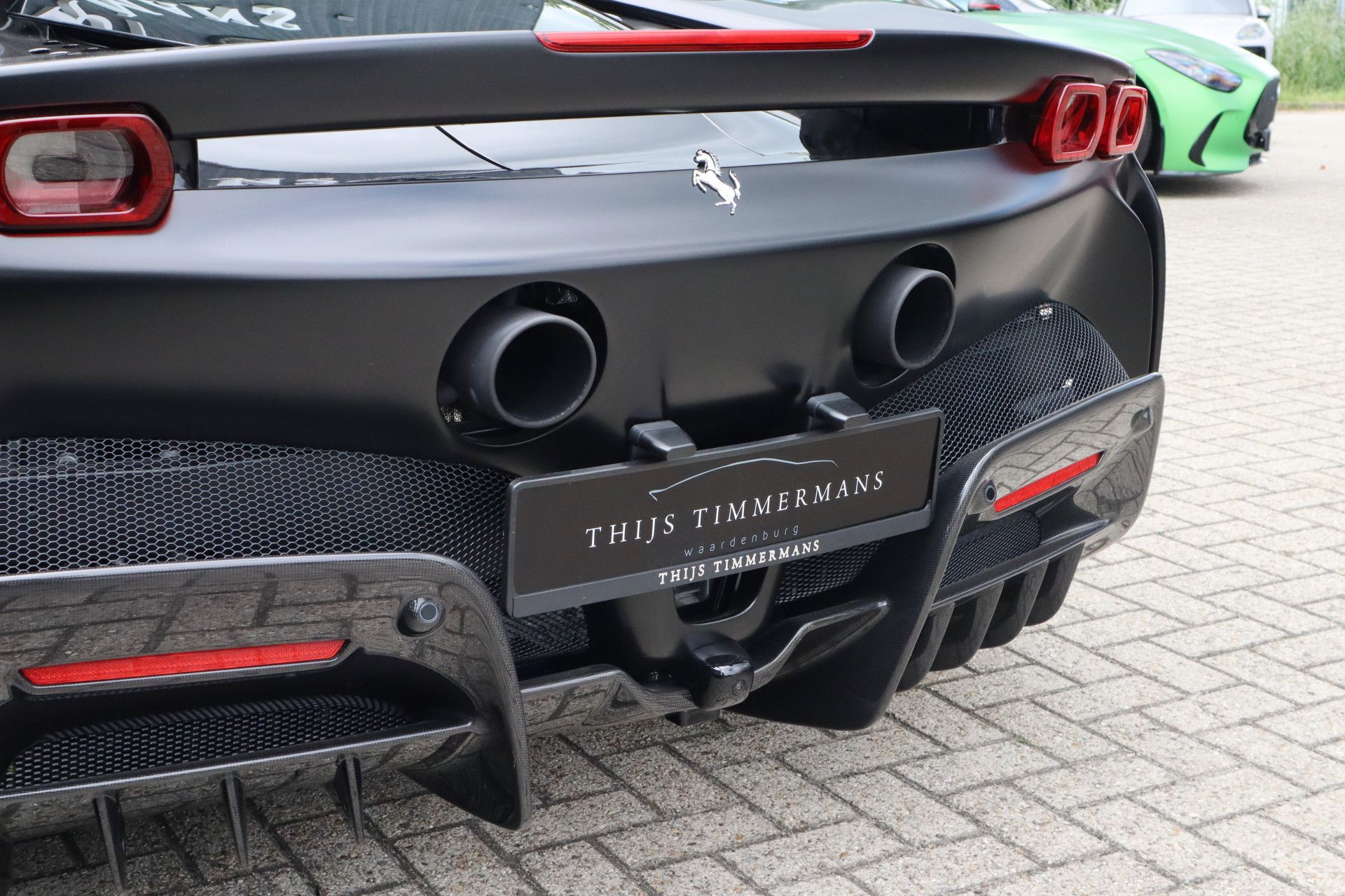Afbeelding Ferrari SF90 Spider 4.0 V8 | Novitec-uitlaat, Carbon in/ex, Lift, Pass. display, Carbon daytona racestoelen, JBL, Camera, Wrap matzwart