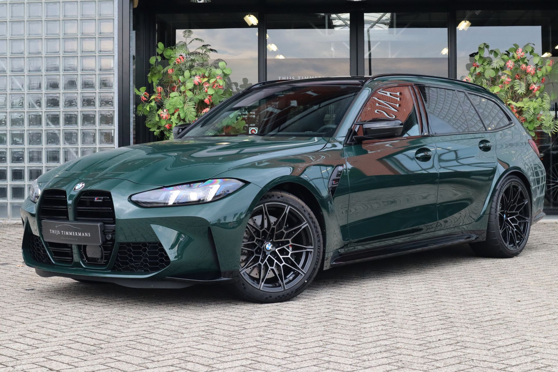 Afbeelding BMW M3 Touring xDrive Competition | Facelift, Goodwood Grün, Carbon int., M Driver's Package, Driving Assistant Professional, Harman/Kardon, Zitklima, Stuurverwarming