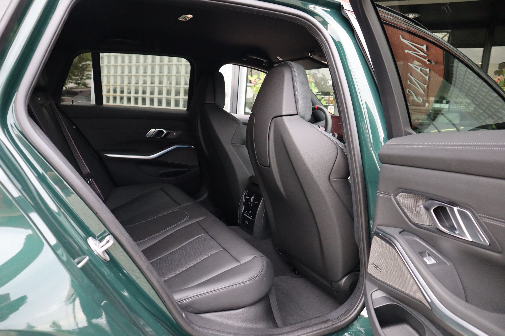 Afbeelding BMW M3 Touring xDrive Competition | Facelift, Goodwood Grün, Carbon int., M Driver's Package, Driving Assistant Professional, Harman/Kardon, Zitklima, Stuurverwarming