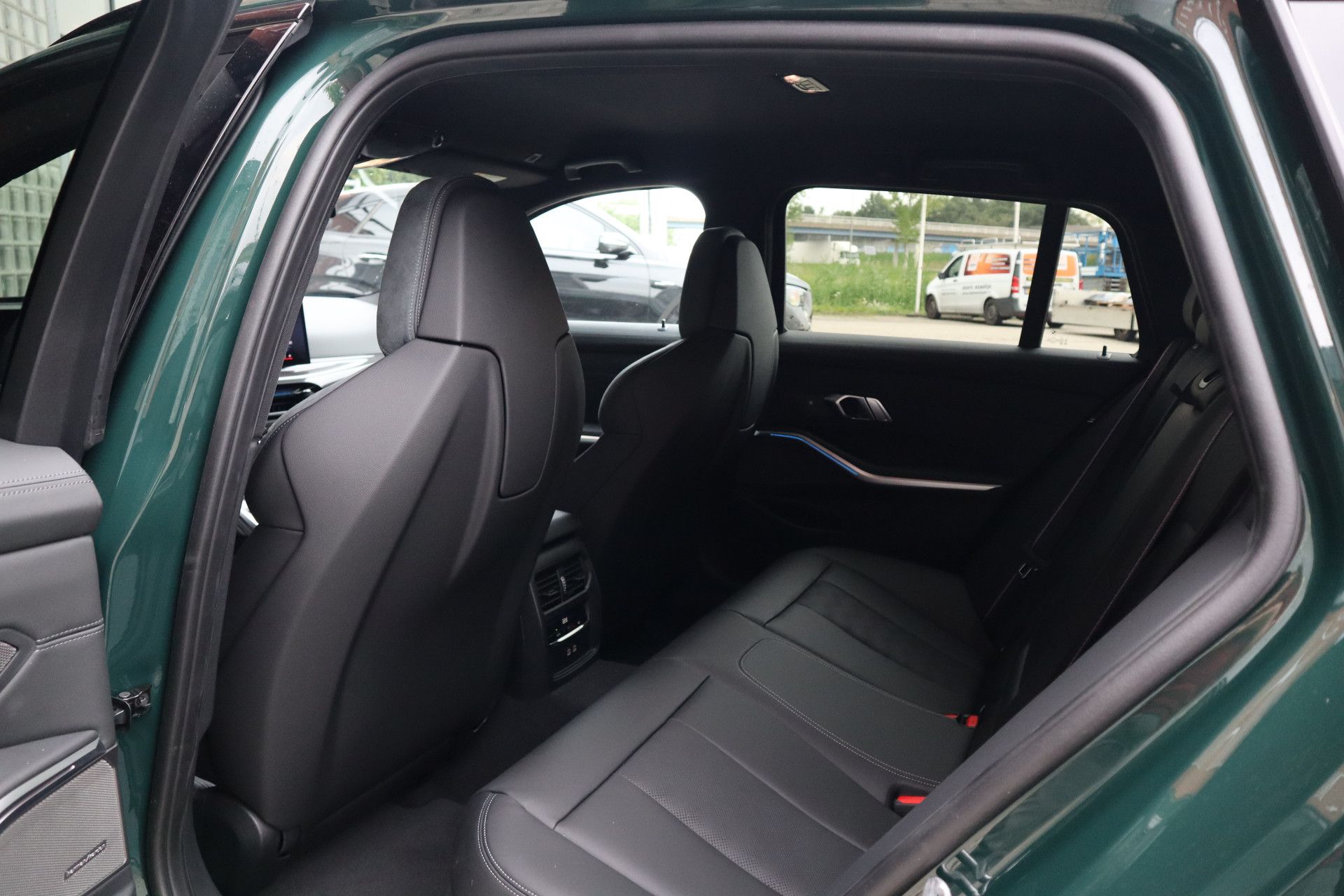 Afbeelding BMW M3 Touring xDrive Competition | Facelift, Goodwood Grün, Carbon int., M Driver's Package, Driving Assistant Professional, Harman/Kardon, Zitklima, Stuurverwarming
