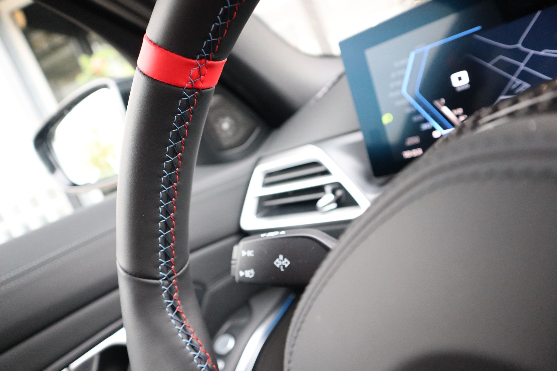 Afbeelding BMW M3 Touring xDrive Competition | Facelift, Goodwood Grün, Carbon int., M Driver's Package, Driving Assistant Professional, Harman/Kardon, Zitklima, Stuurverwarming
