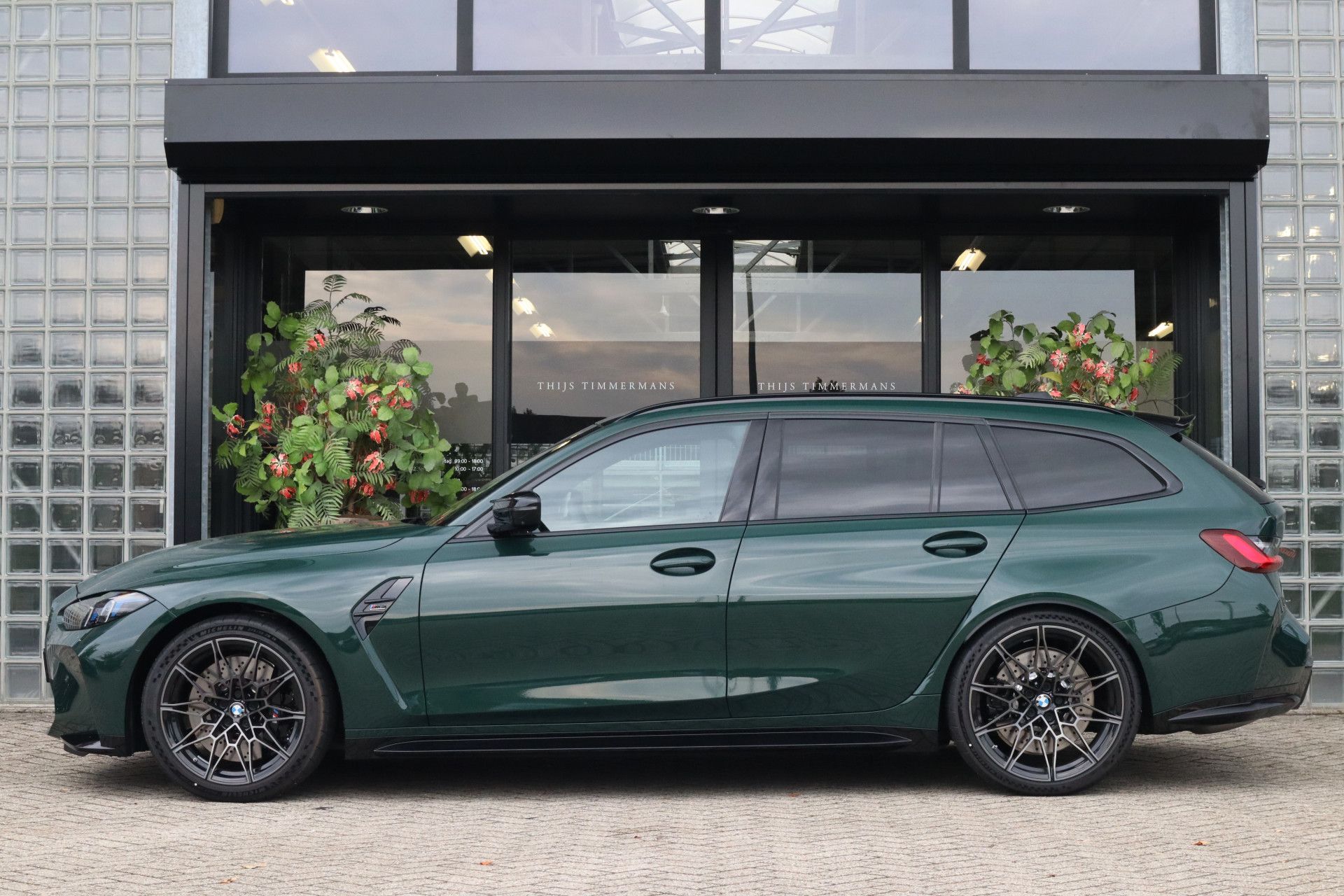 Afbeelding BMW M3 Touring xDrive Competition | Facelift, Goodwood Grün, Carbon int., M Driver's Package, Driving Assistant Professional, Harman/Kardon, Zitklima, Stuurverwarming