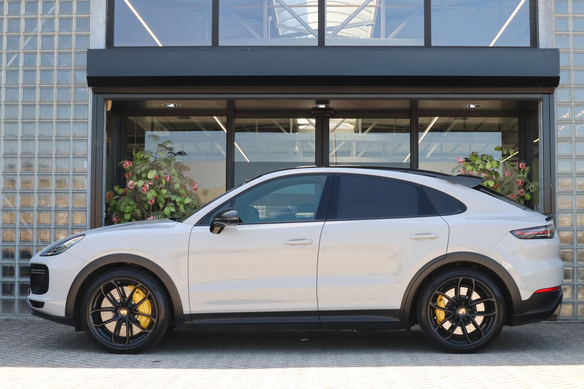 Afbeelding Porsche Cayenne Coupé 4.0 Turbo GT Keramisch, Carbon, Akrapovic, Zitklima, PDCC, 
