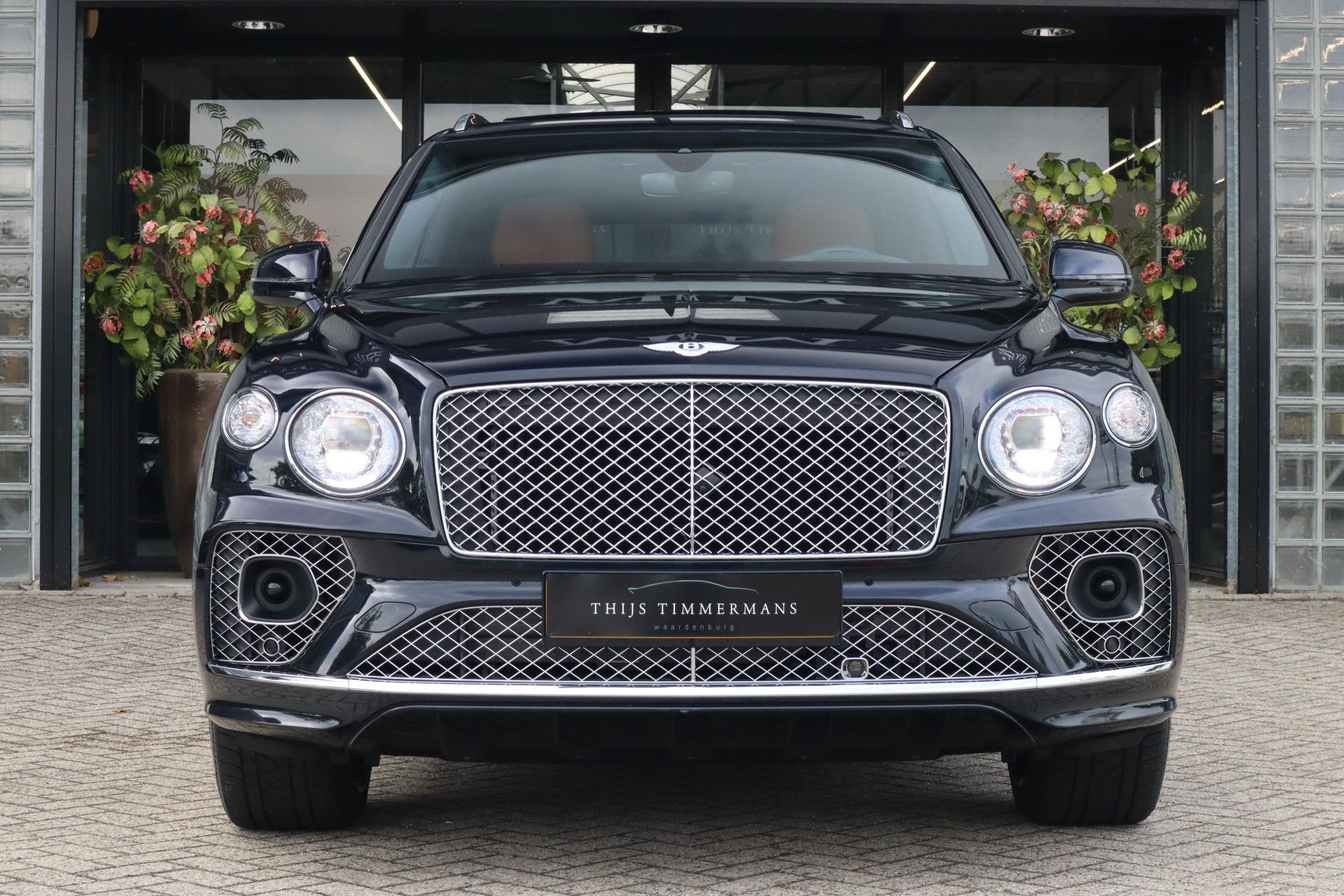 Afbeelding Bentley Bentayga 4.0 V8 Azure | Mulliner, Naim Audio, Massage, Nachtzicht, Pano, Zitklima, Stuurverwarming, Zonweringspakket, Nachtzicht