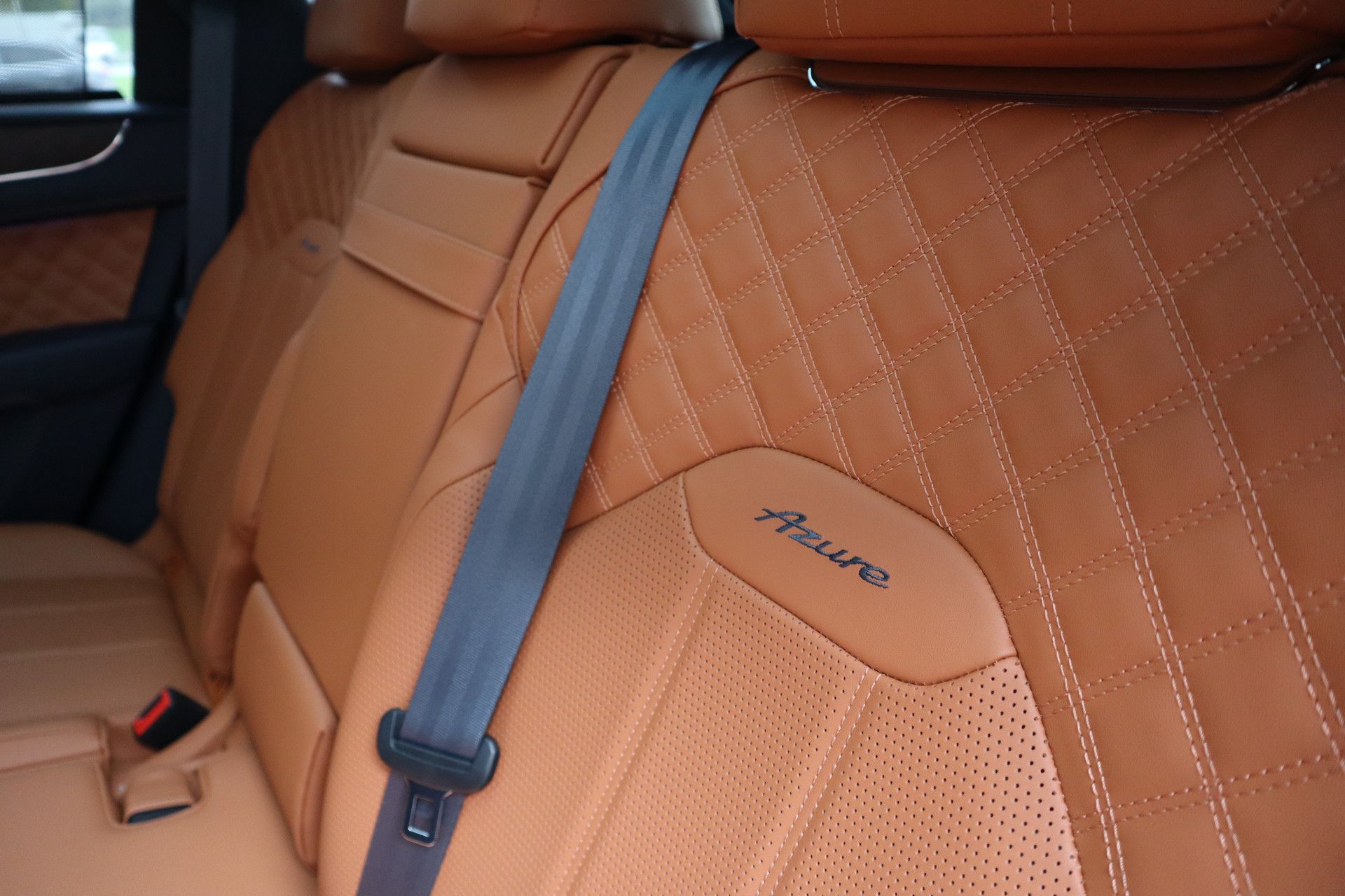 Afbeelding Bentley Bentayga 4.0 V8 Azure | Mulliner, Naim Audio, Massage, Nachtzicht, Pano, Zitklima, Stuurverwarming, Zonweringspakket, Nachtzicht