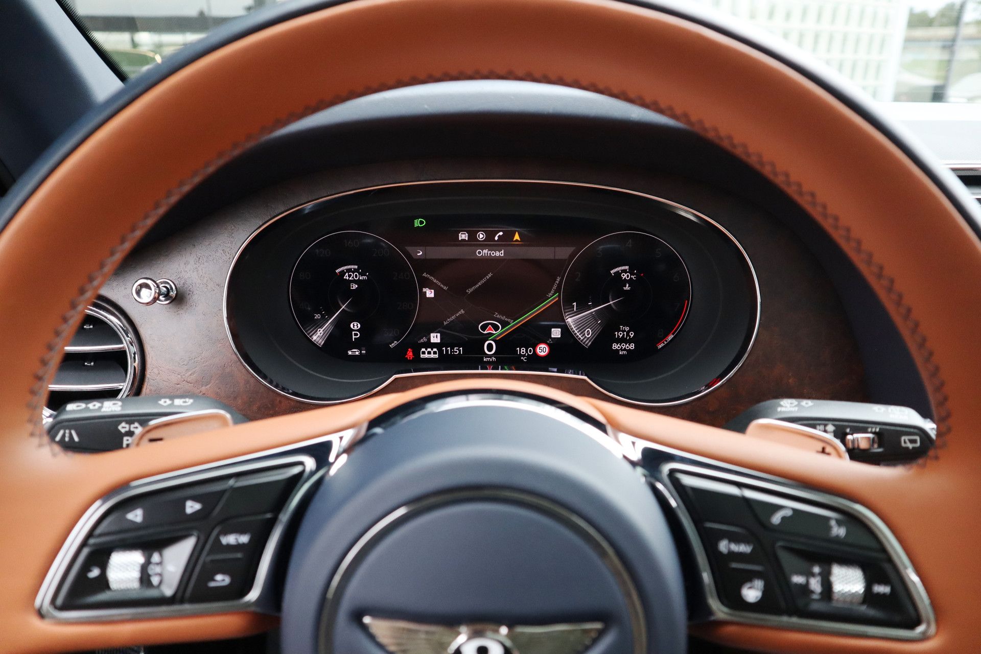 Afbeelding Bentley Bentayga 4.0 V8 Azure | Mulliner, Naim Audio, Massage, Nachtzicht, Pano, Zitklima, Stuurverwarming, Zonweringspakket, Nachtzicht