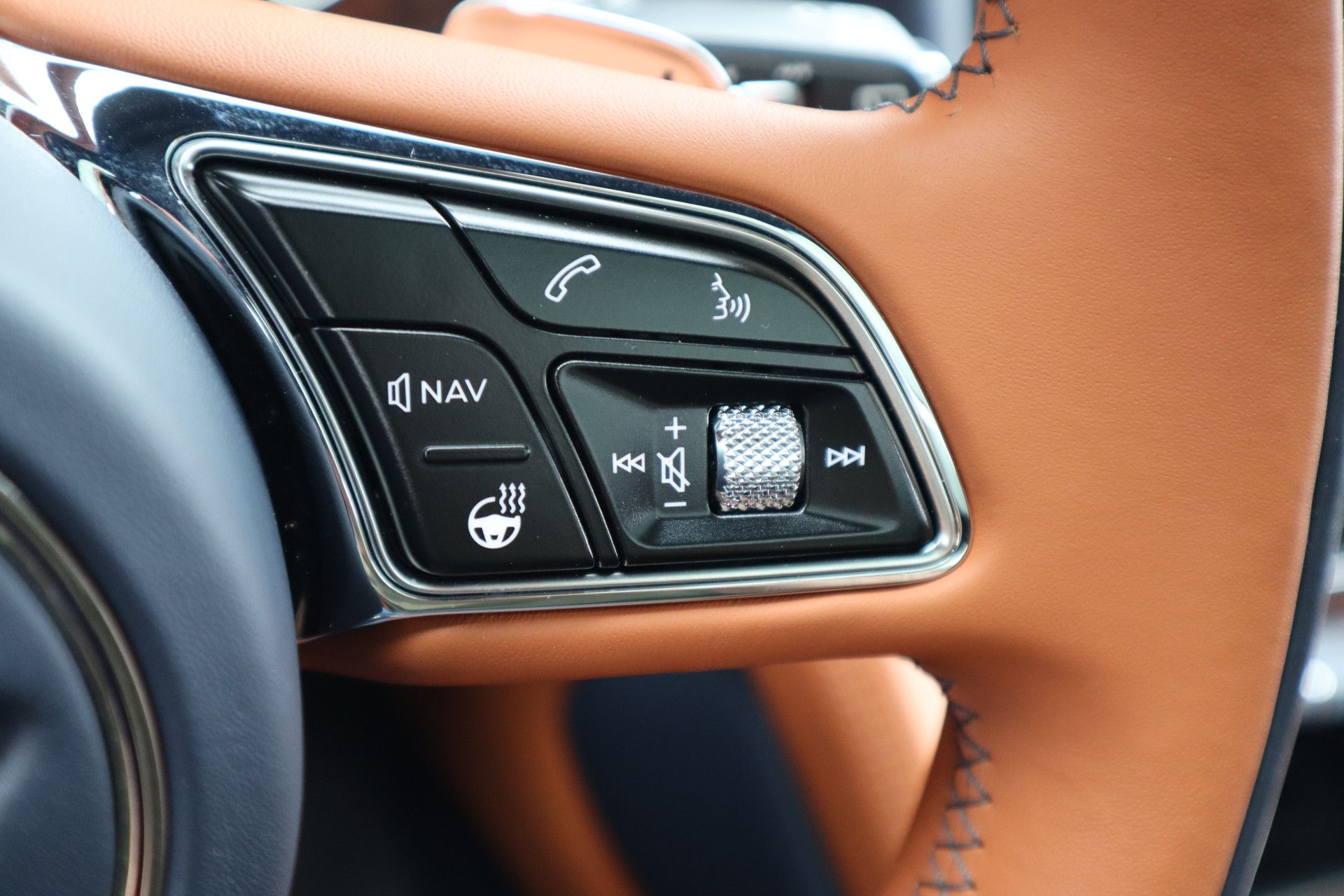 Afbeelding Bentley Bentayga 4.0 V8 Azure | Mulliner, Naim Audio, Massage, Nachtzicht, Pano, Zitklima, Stuurverwarming, Zonweringspakket, Nachtzicht