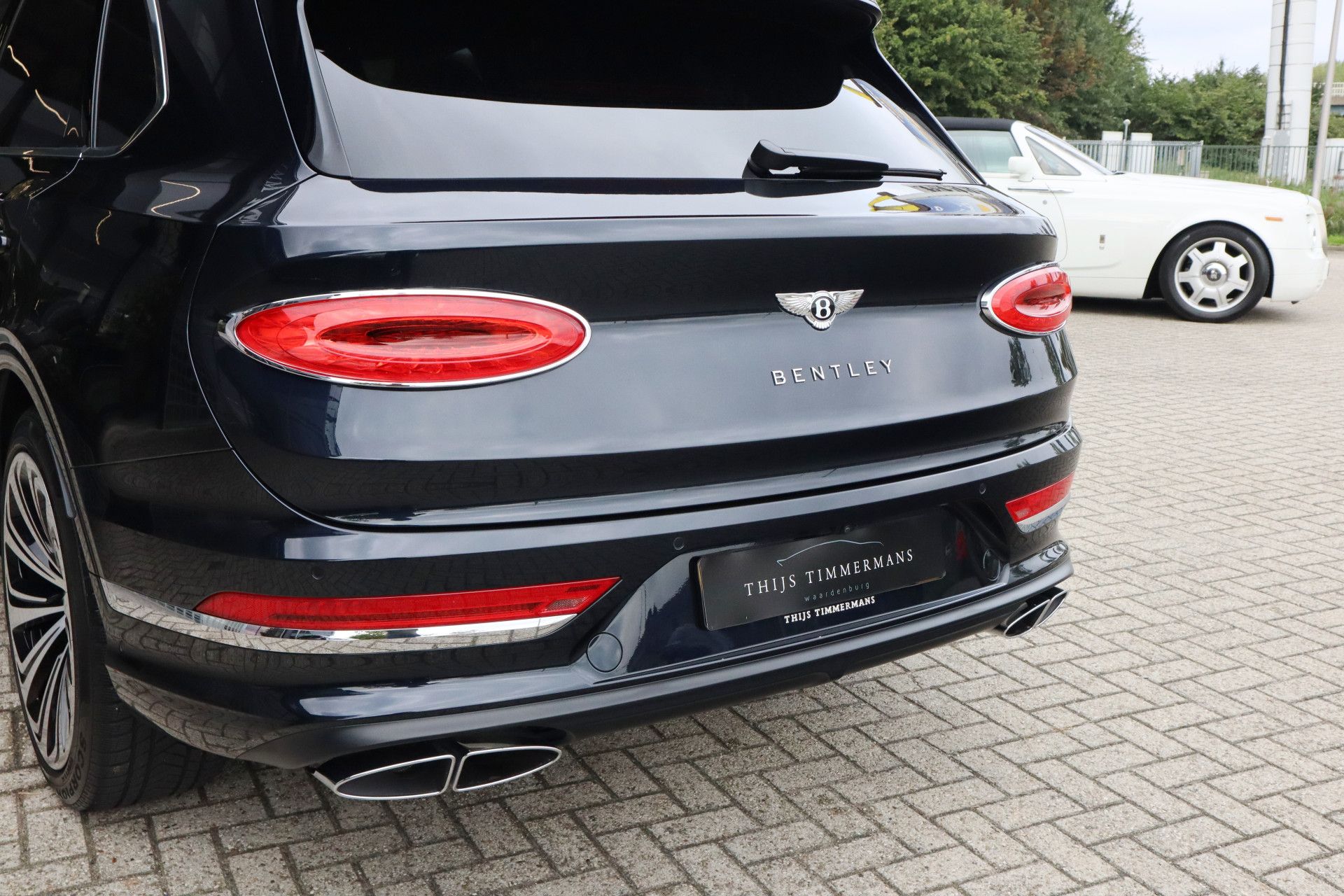 Afbeelding Bentley Bentayga 4.0 V8 Azure | Mulliner, Naim Audio, Massage, Nachtzicht, Pano, Zitklima, Stuurverwarming, Zonweringspakket, Nachtzicht