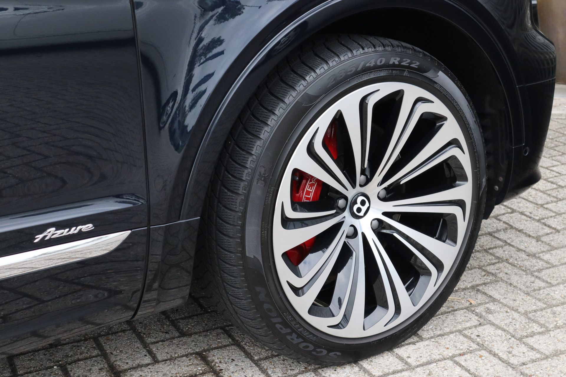 Afbeelding Bentley Bentayga 4.0 V8 Azure | Mulliner, Naim Audio, Massage, Nachtzicht, Pano, Zitklima, Stuurverwarming, Zonweringspakket, Nachtzicht