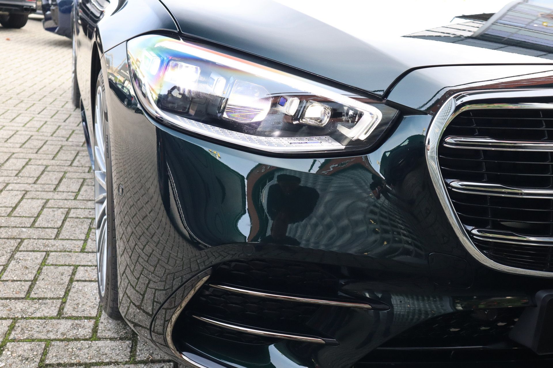 Afbeelding Mercedes-Benz S-Klasse 450 d 4MATIC | AMG-Line, 21 inch, Rij-assistentie Plus pakket, Massagestoelen, Warmtecomfortpakket, Standkachel, Panoramadak, Digital Light