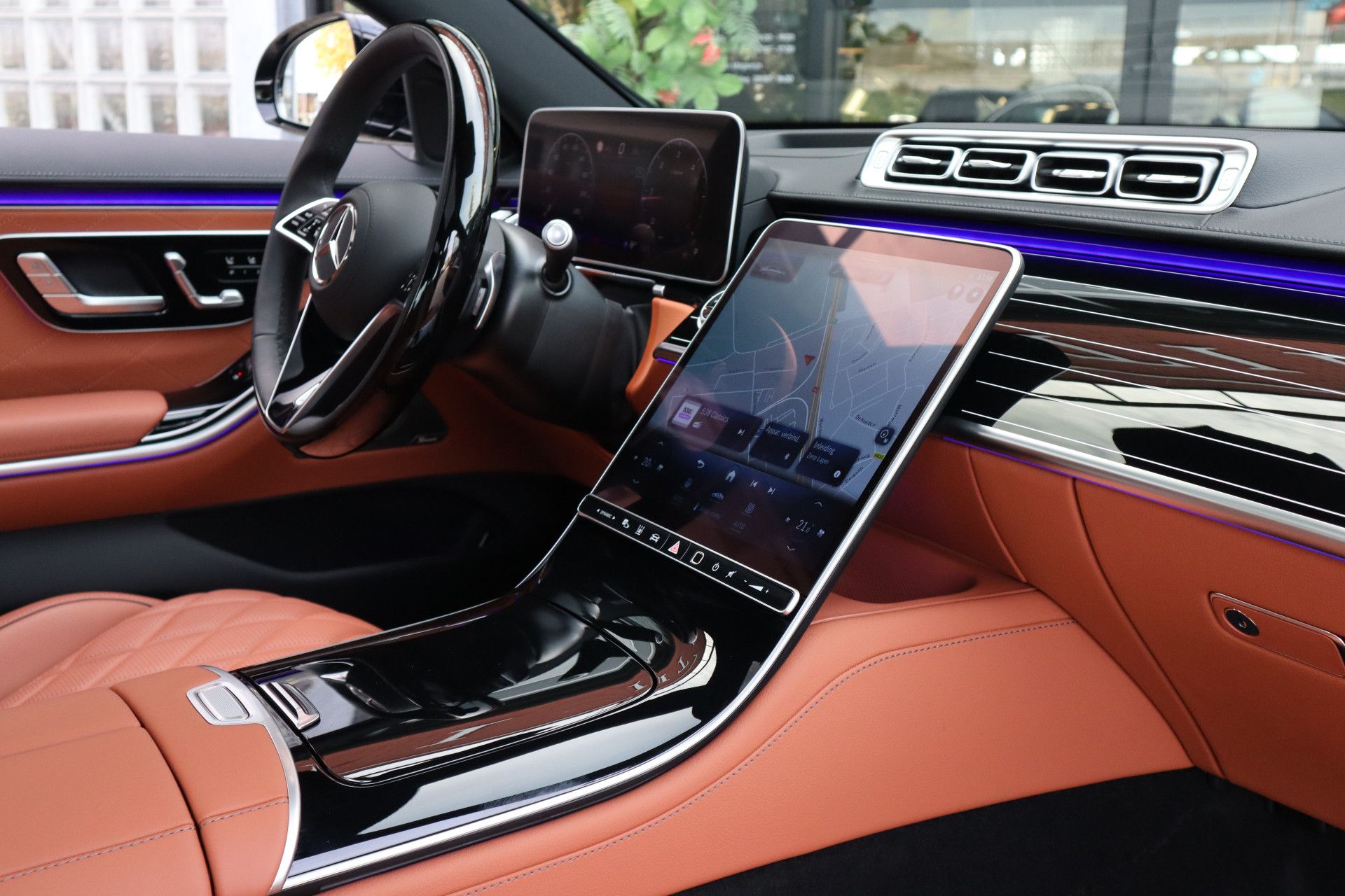 Afbeelding Mercedes-Benz S-Klasse 450 d 4MATIC | AMG-Line, 21 inch, Rij-assistentie Plus pakket, Massagestoelen, Warmtecomfortpakket, Standkachel, Panoramadak, Digital Light