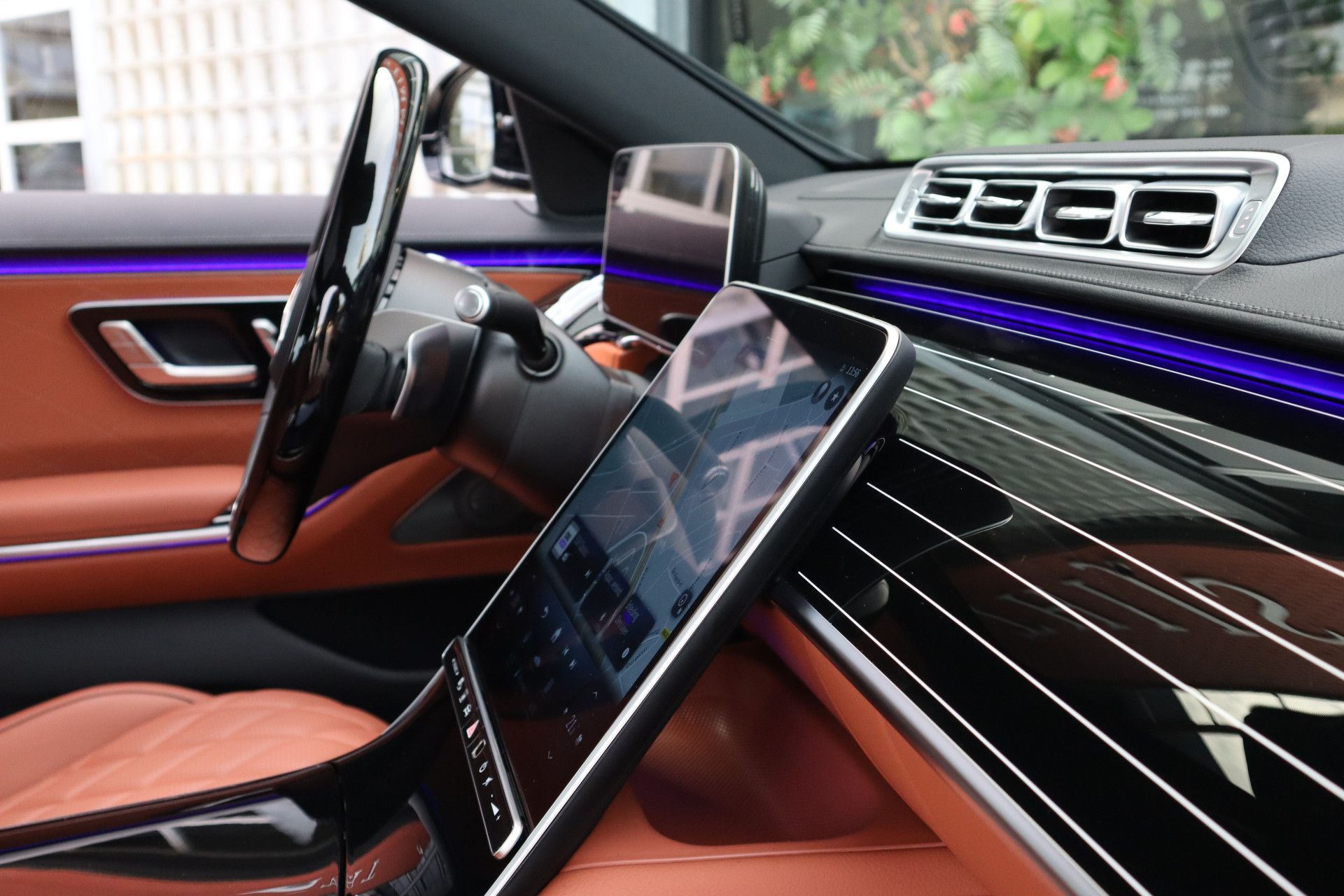 Afbeelding Mercedes-Benz S-Klasse 450 d 4MATIC | AMG-Line, 21 inch, Rij-assistentie Plus pakket, Massagestoelen, Warmtecomfortpakket, Standkachel, Panoramadak, Digital Light