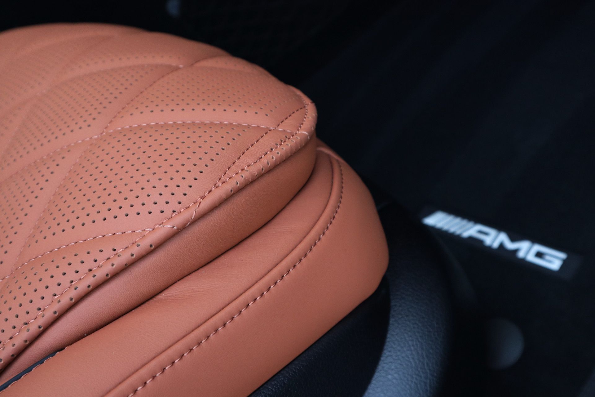 Afbeelding Mercedes-Benz S-Klasse 450 d 4MATIC | AMG-Line, 21 inch, Rij-assistentie Plus pakket, Massagestoelen, Warmtecomfortpakket, Standkachel, Panoramadak, Digital Light