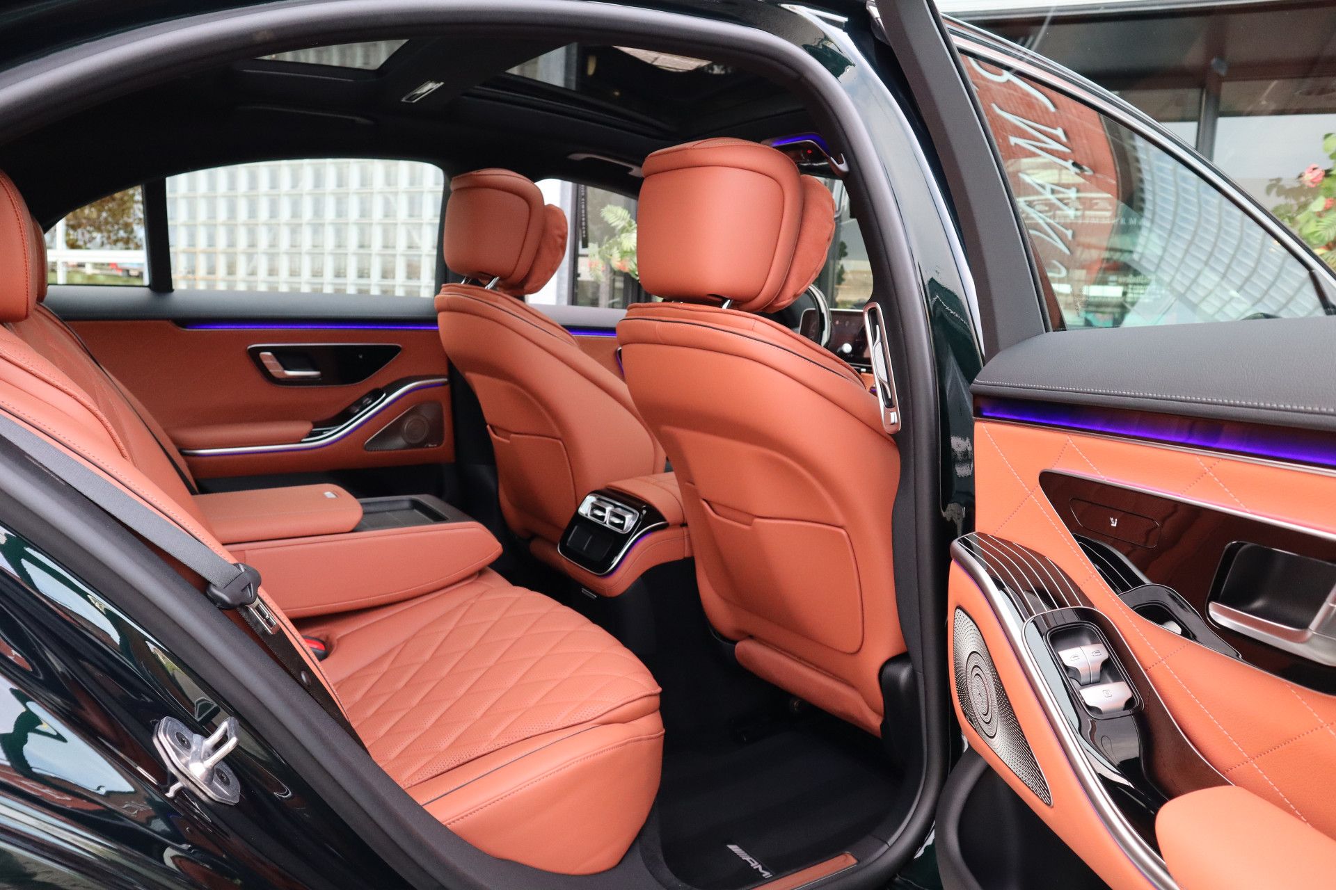 Afbeelding Mercedes-Benz S-Klasse 450 d 4MATIC | AMG-Line, 21 inch, Rij-assistentie Plus pakket, Massagestoelen, Warmtecomfortpakket, Standkachel, Panoramadak, Digital Light