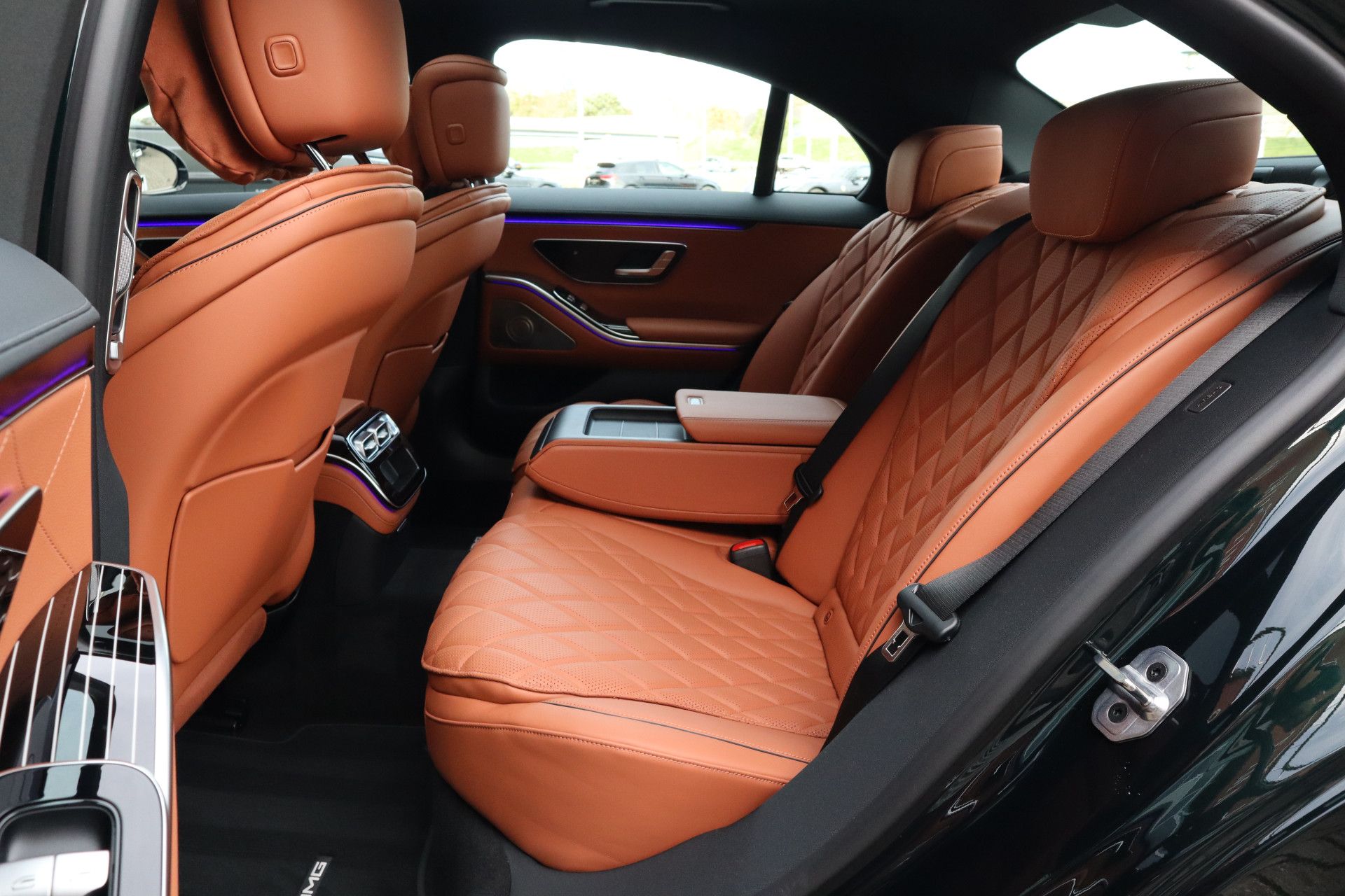 Afbeelding Mercedes-Benz S-Klasse 450 d 4MATIC | AMG-Line, 21 inch, Rij-assistentie Plus pakket, Massagestoelen, Warmtecomfortpakket, Standkachel, Panoramadak, Digital Light