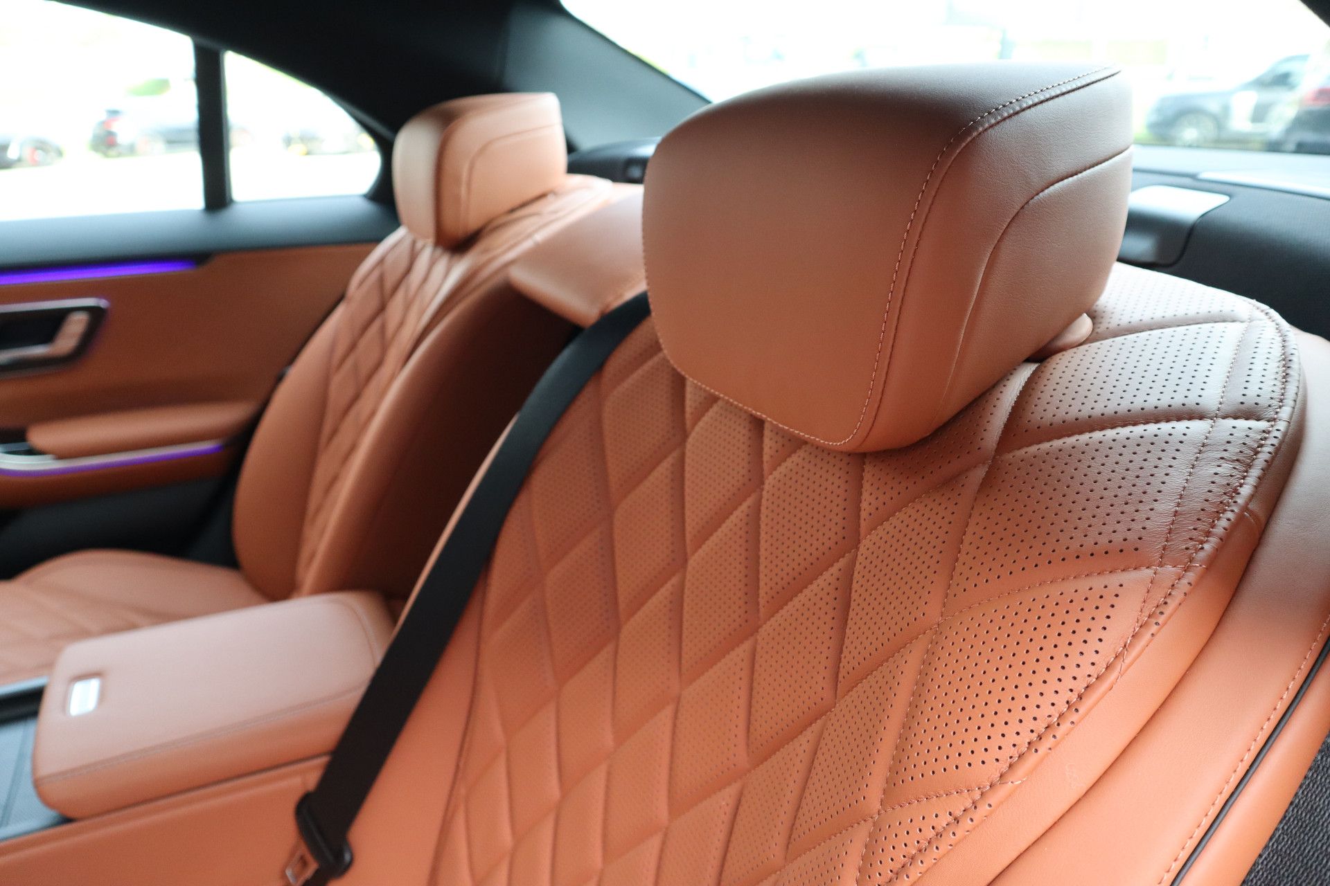 Afbeelding Mercedes-Benz S-Klasse 450 d 4MATIC | AMG-Line, 21 inch, Rij-assistentie Plus pakket, Massagestoelen, Warmtecomfortpakket, Standkachel, Panoramadak, Digital Light