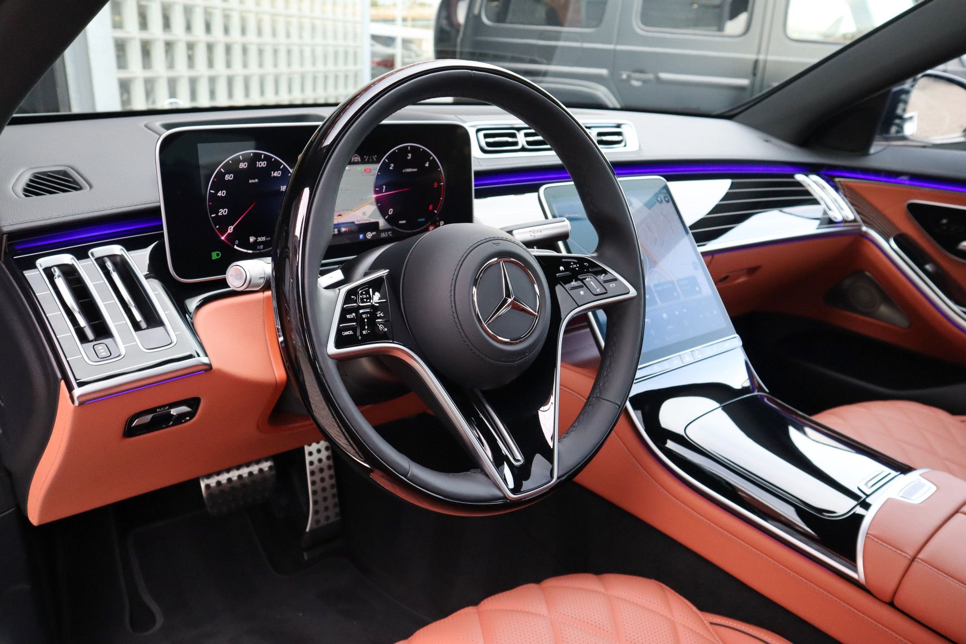 Afbeelding Mercedes-Benz S-Klasse 450 d 4MATIC | AMG-Line, 21 inch, Rij-assistentie Plus pakket, Massagestoelen, Warmtecomfortpakket, Standkachel, Panoramadak, Digital Light