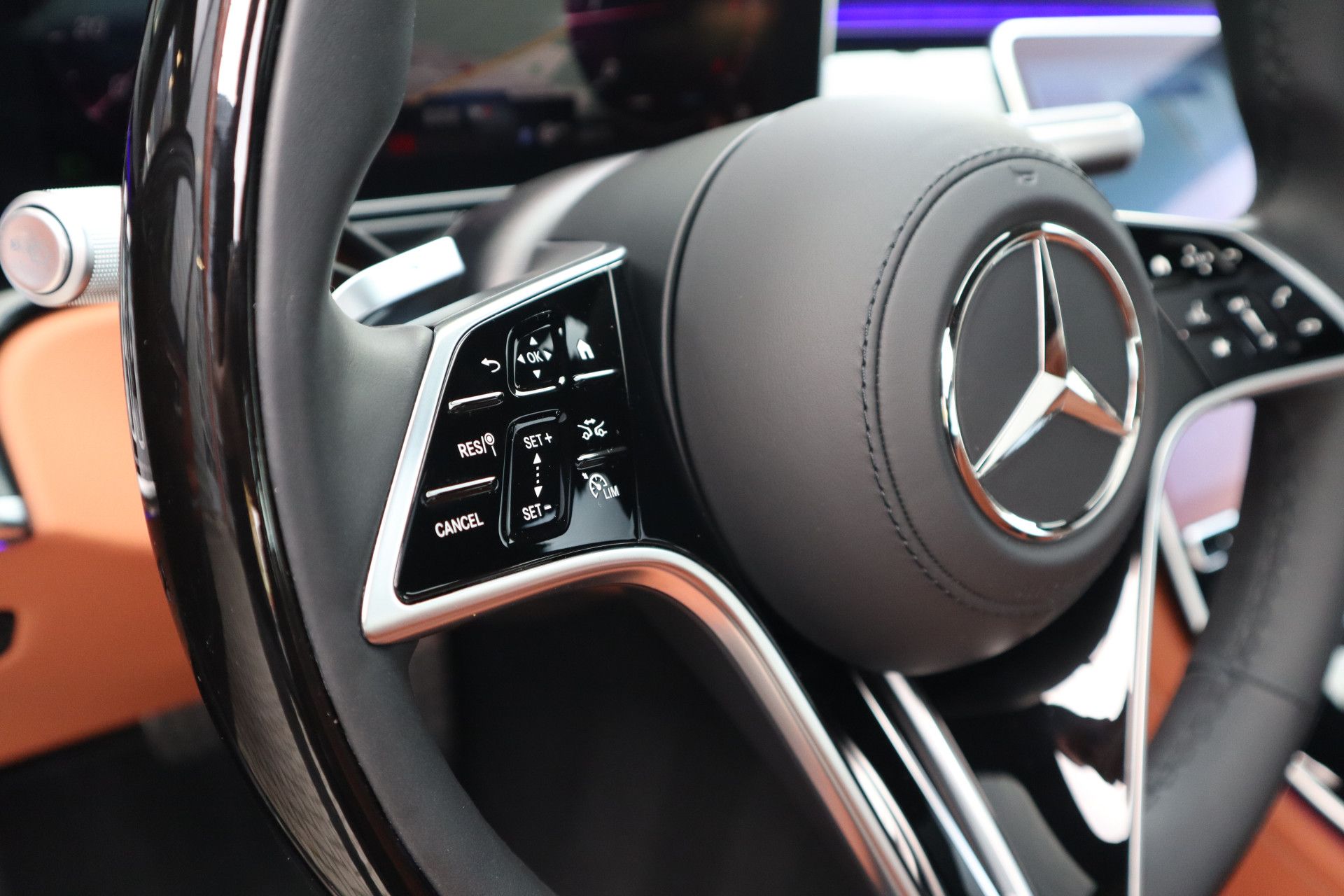 Afbeelding Mercedes-Benz S-Klasse 450 d 4MATIC | AMG-Line, 21 inch, Rij-assistentie Plus pakket, Massagestoelen, Warmtecomfortpakket, Standkachel, Panoramadak, Digital Light