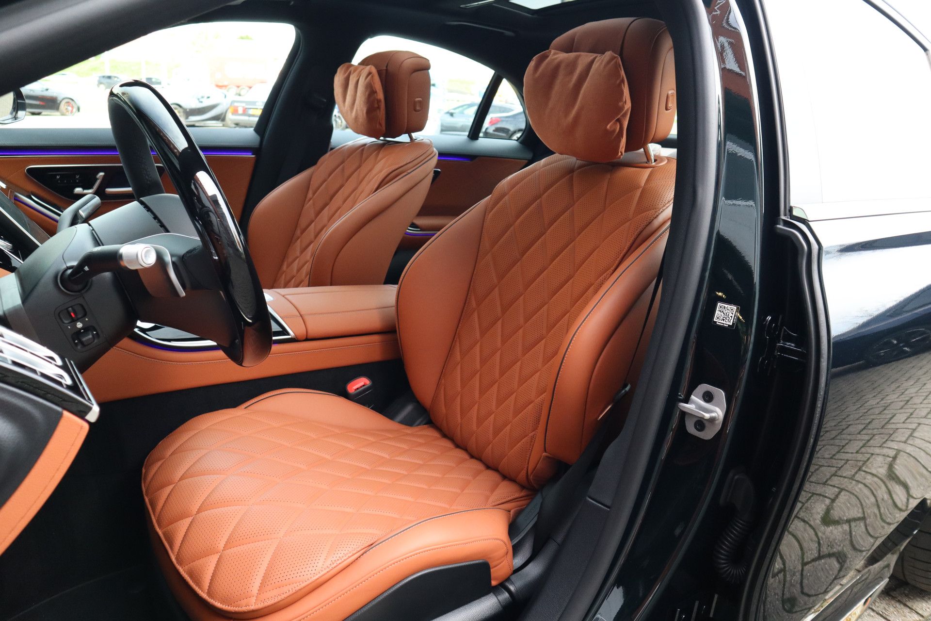 Afbeelding Mercedes-Benz S-Klasse 450 d 4MATIC | AMG-Line, 21 inch, Rij-assistentie Plus pakket, Massagestoelen, Warmtecomfortpakket, Standkachel, Panoramadak, Digital Light