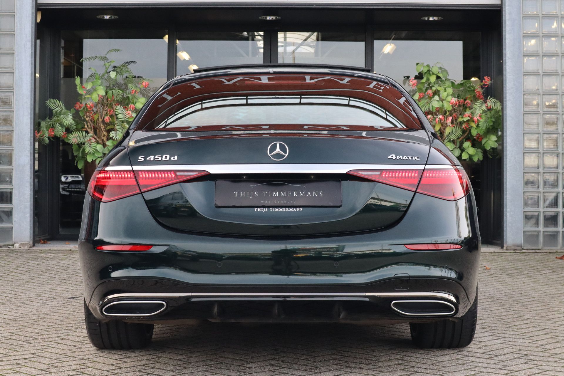 Afbeelding Mercedes-Benz S-Klasse 450 d 4MATIC | AMG-Line, 21 inch, Rij-assistentie Plus pakket, Massagestoelen, Warmtecomfortpakket, Standkachel, Panoramadak, Digital Light