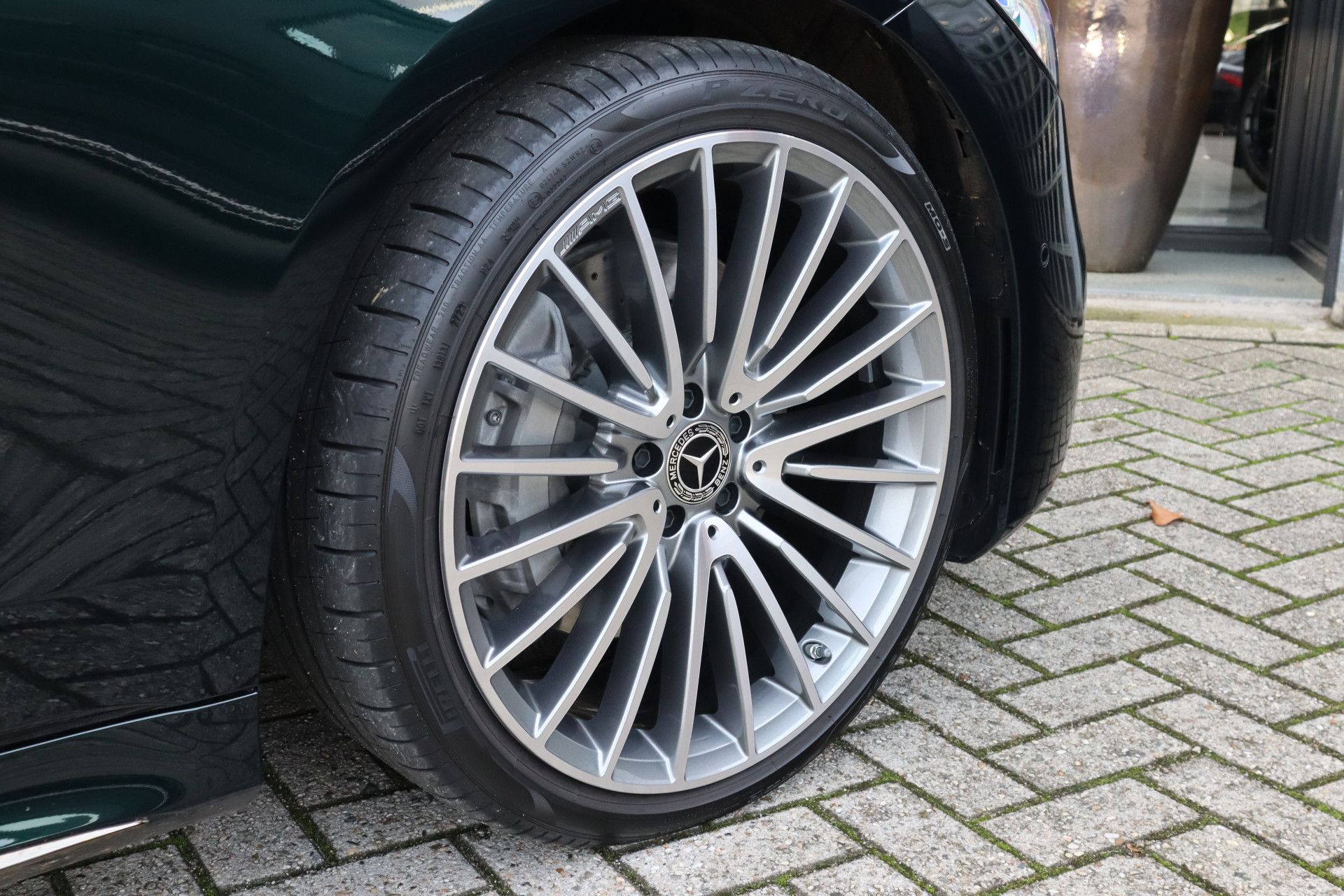 Afbeelding Mercedes-Benz S-Klasse 450 d 4MATIC | AMG-Line, 21 inch, Rij-assistentie Plus pakket, Massagestoelen, Warmtecomfortpakket, Standkachel, Panoramadak, Digital Light