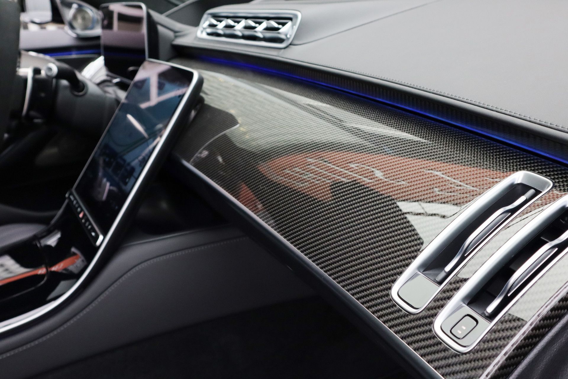 Afbeelding Mercedes-AMG S-Klasse  63 S E Performance | Keramisch, Burmester High End 4D, Carbon in/ex, Entertainment, Massage, Rij-ass. Plus pakket, Leder Exclusief, Driver's Package, Zitklima	