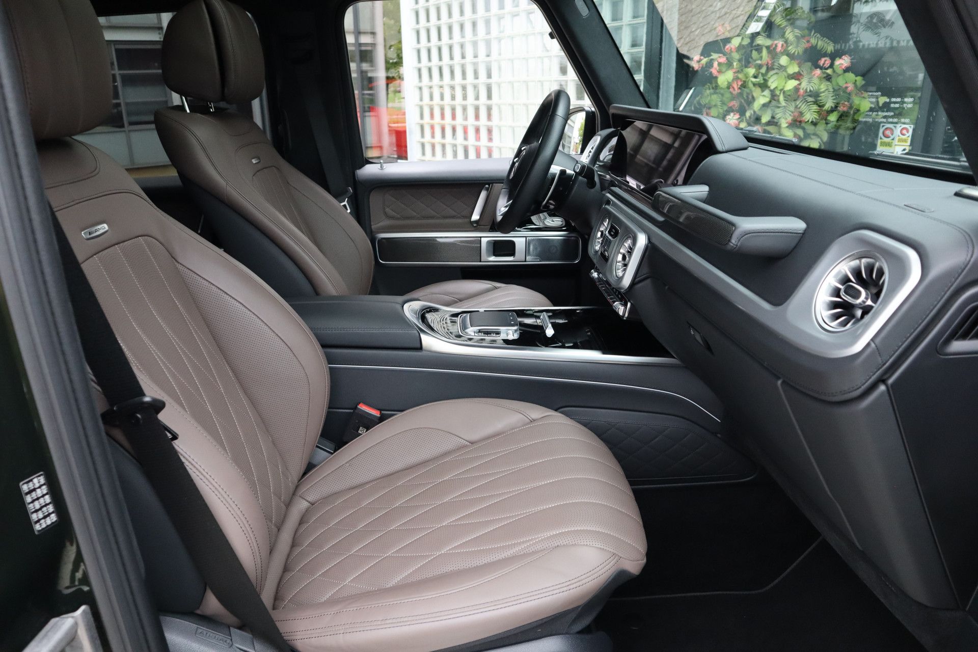 Afbeelding Mercedes-AMG G-Klasse  63 | Performance-pakket, Manufaktur int., Burmester 3D, Massage, Trekhaak, Driver's Package, Zitklima, Rij-assistentie pakket
